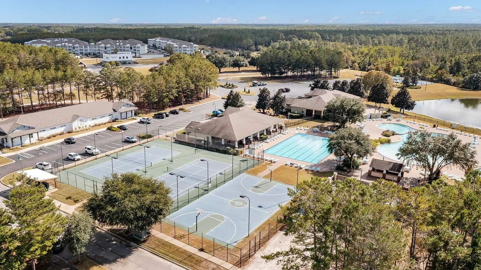 HAMMOCK BAY - Residential Lease