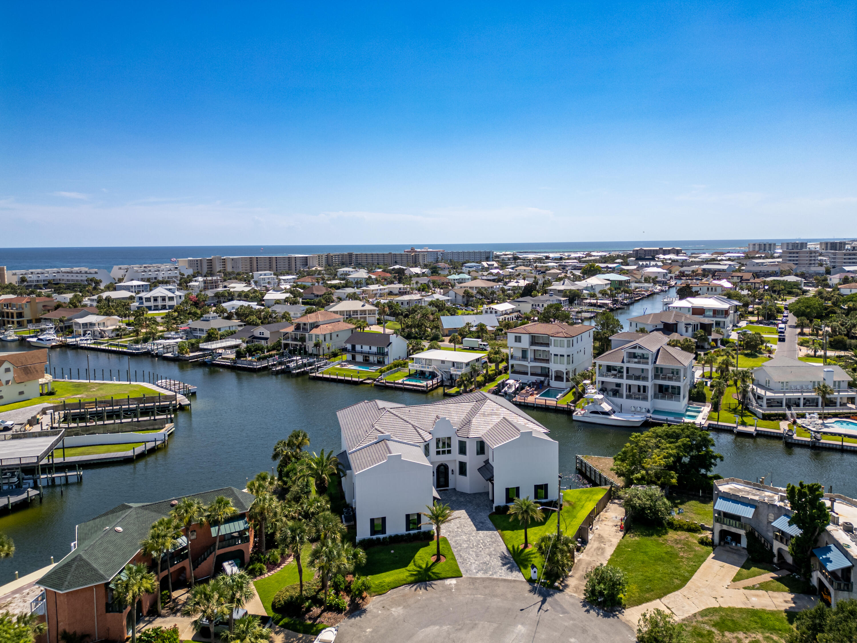 HOLIDAY ISLE - Residential