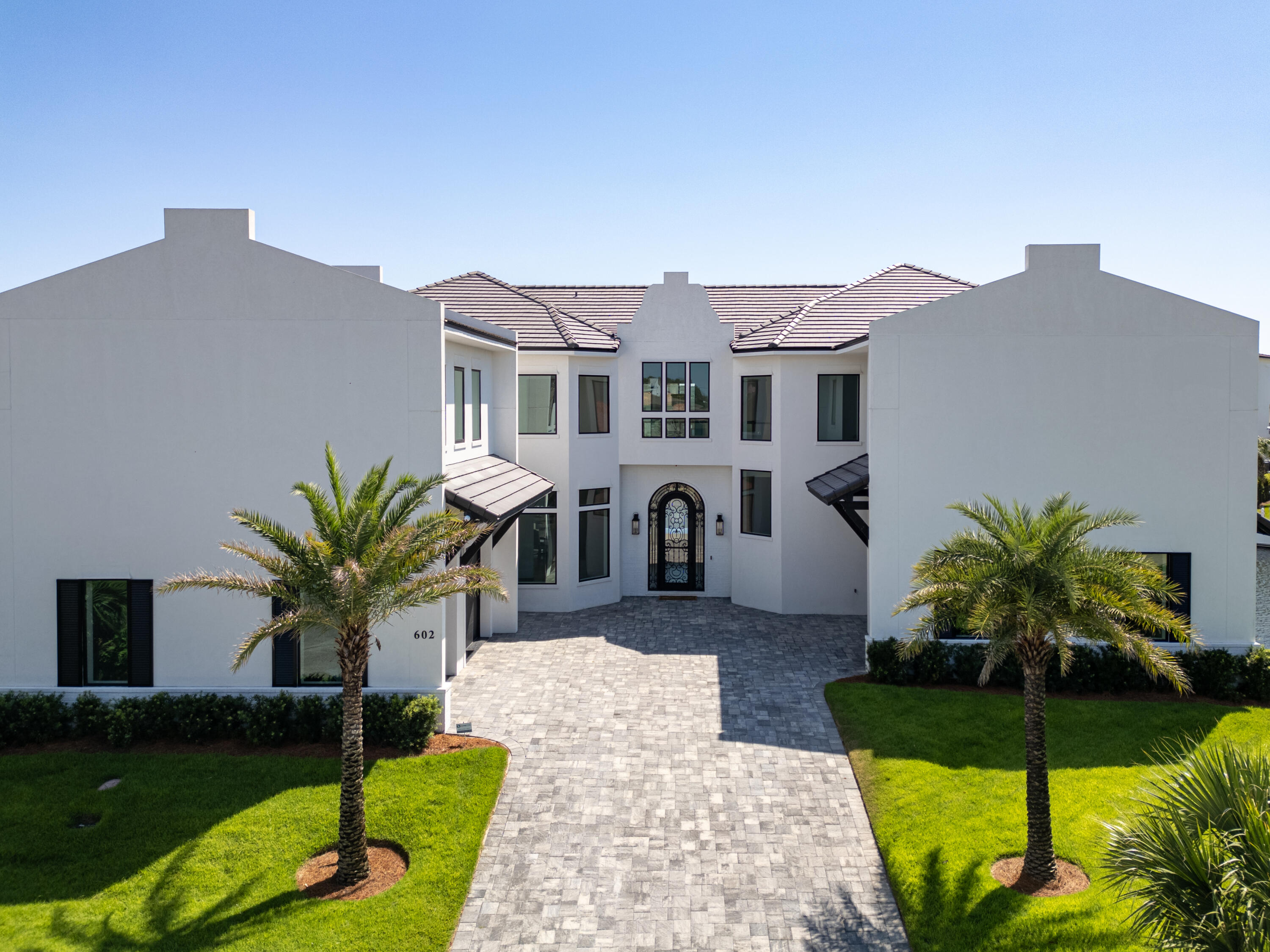 602 Lagoon Dr Drive