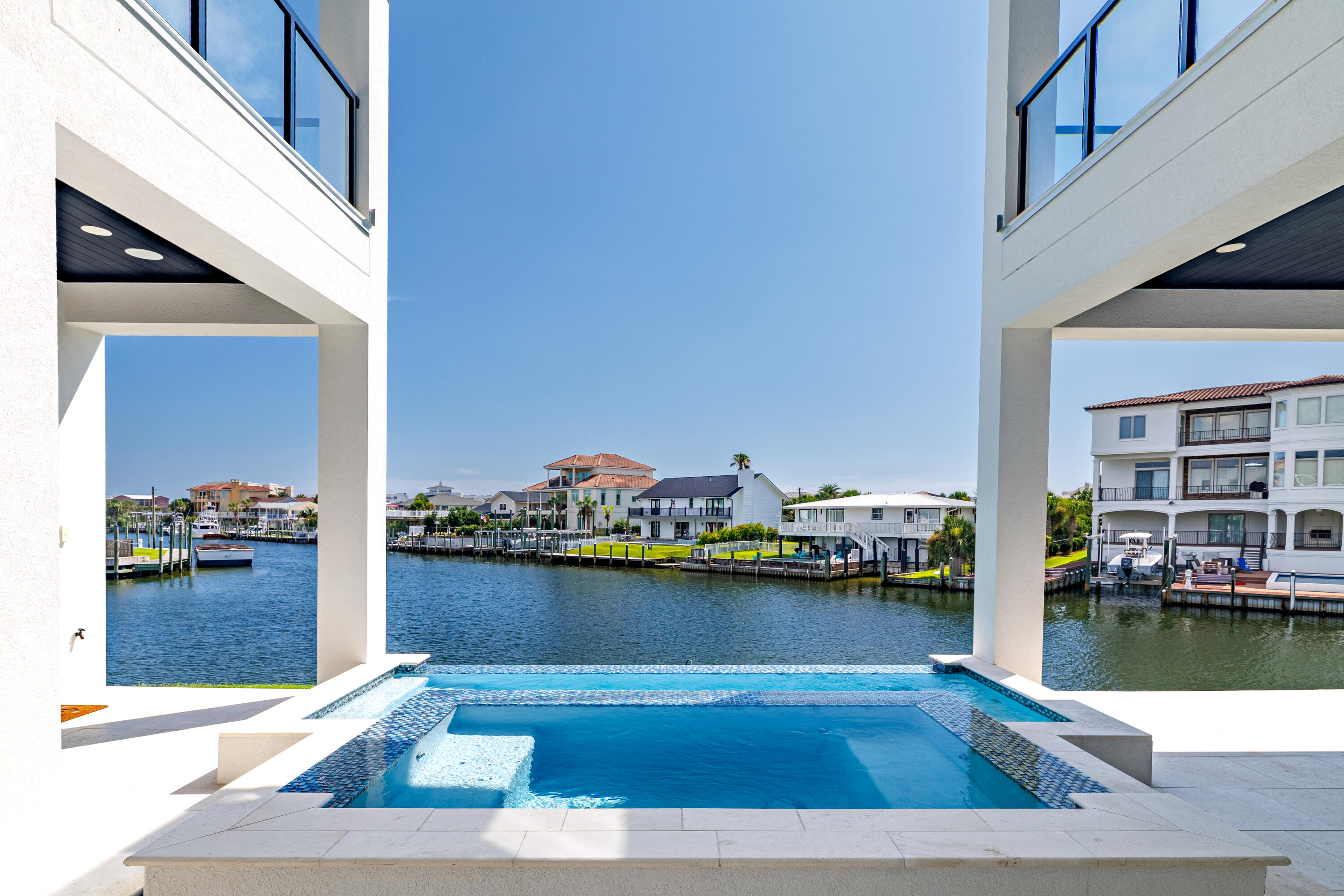 HOLIDAY ISLE - Residential