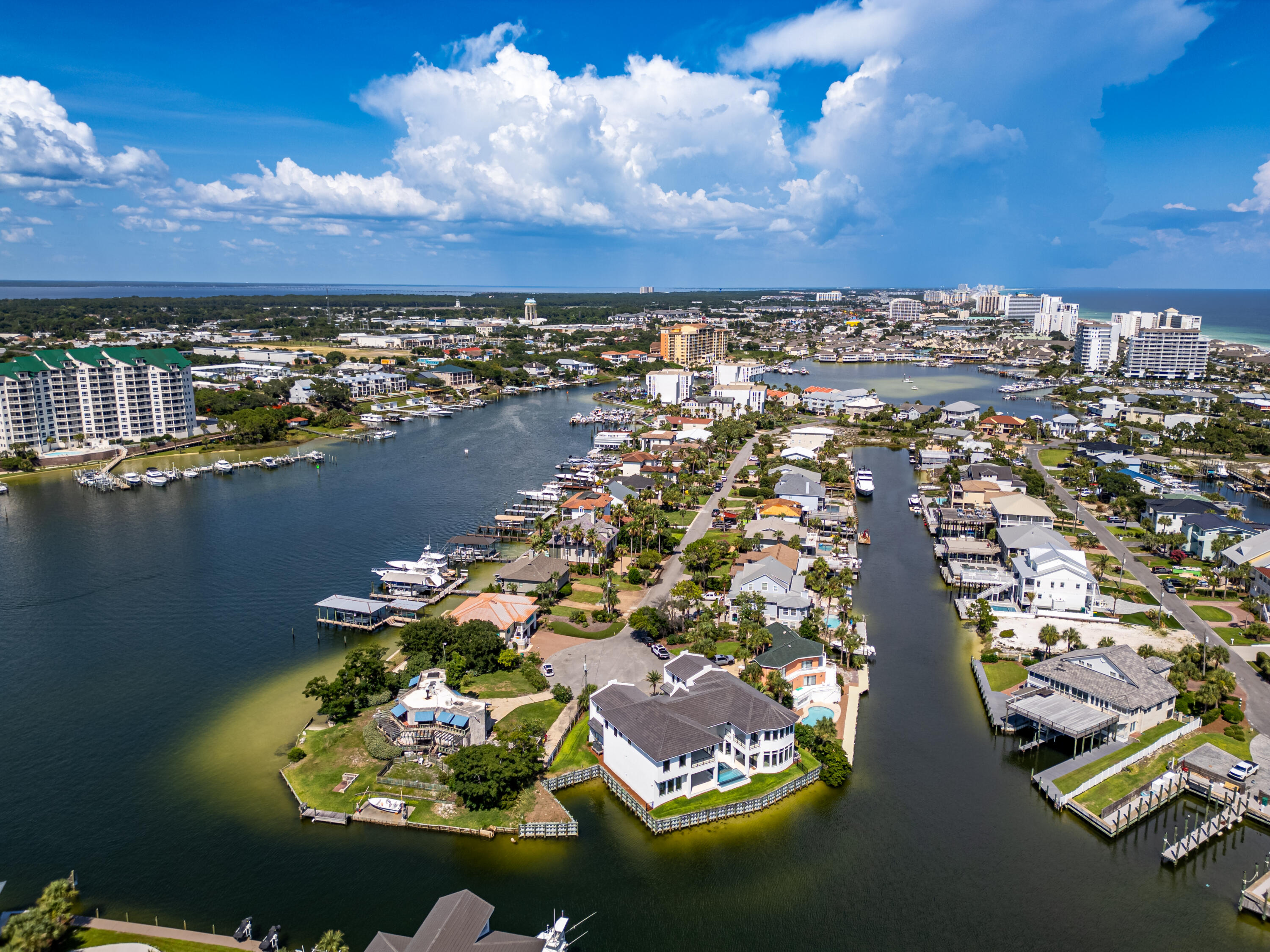 HOLIDAY ISLE - Residential