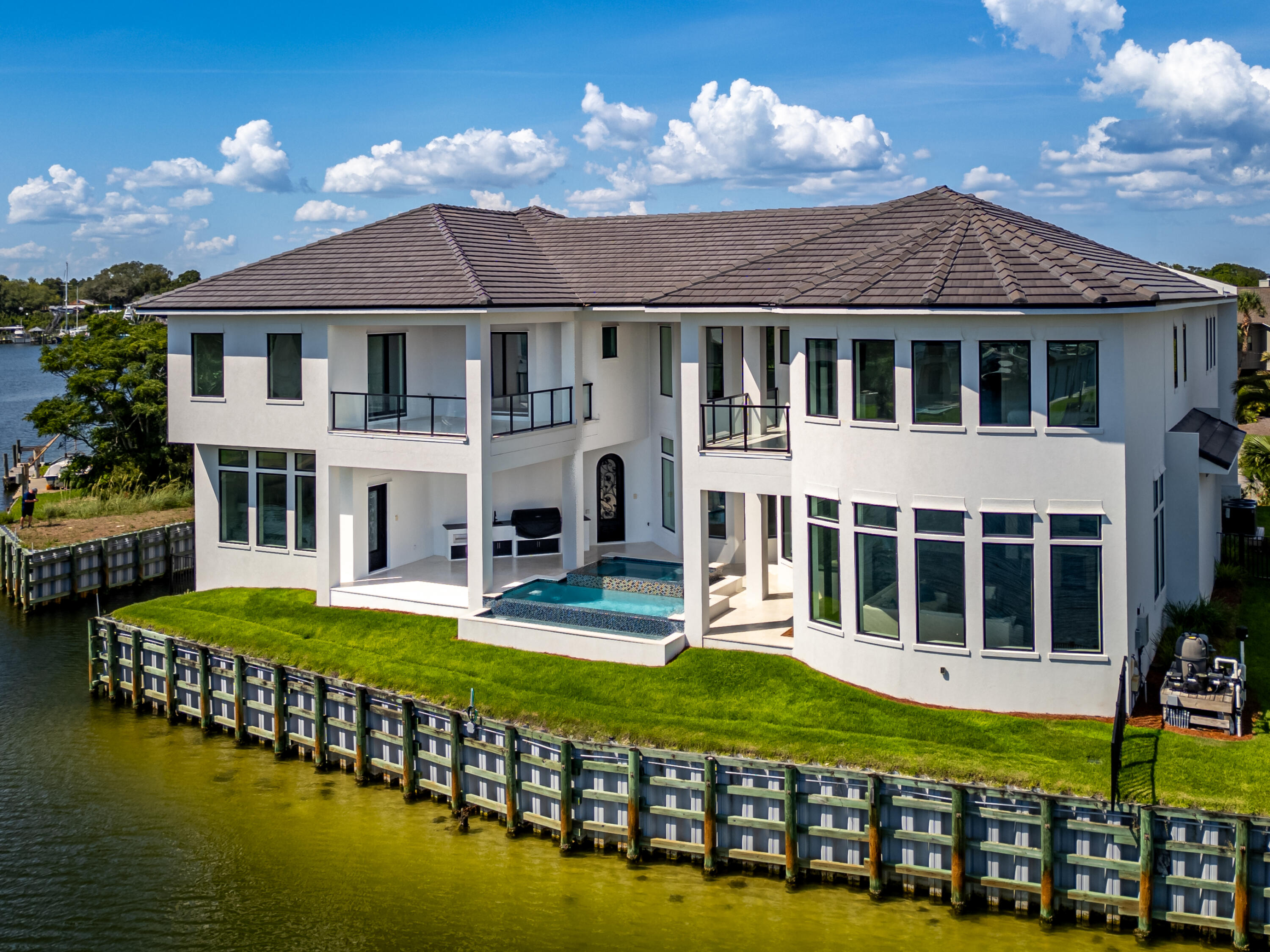 HOLIDAY ISLE - Residential