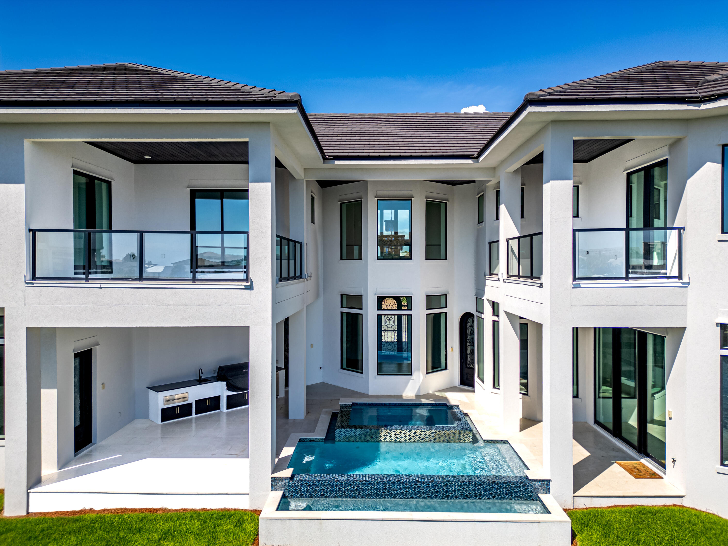 602 Lagoon Dr Drive