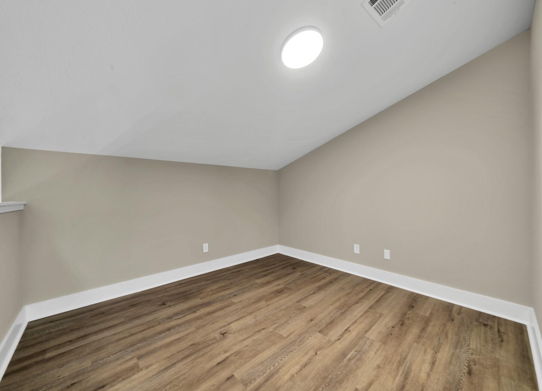 TIGER LAKE - Residential