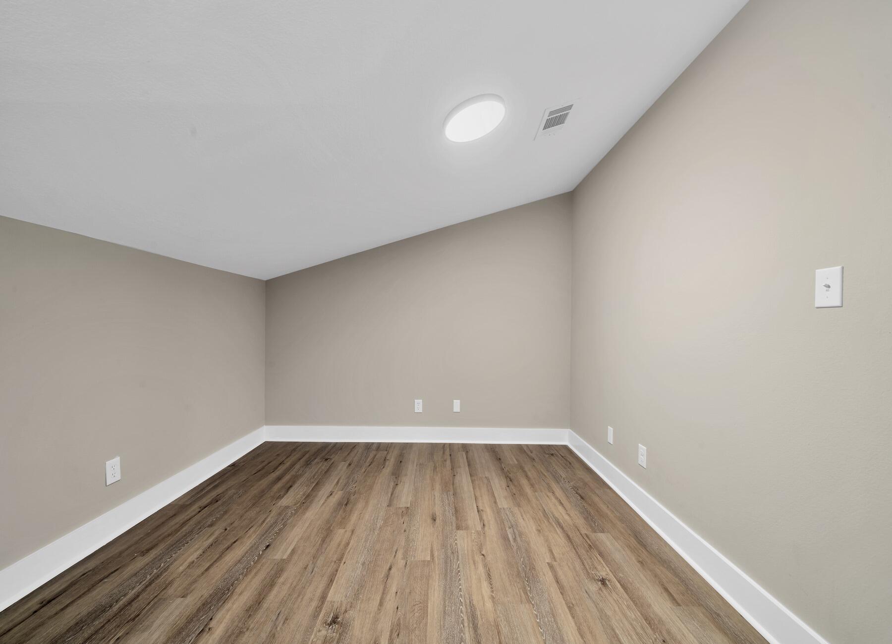 TIGER LAKE - Residential