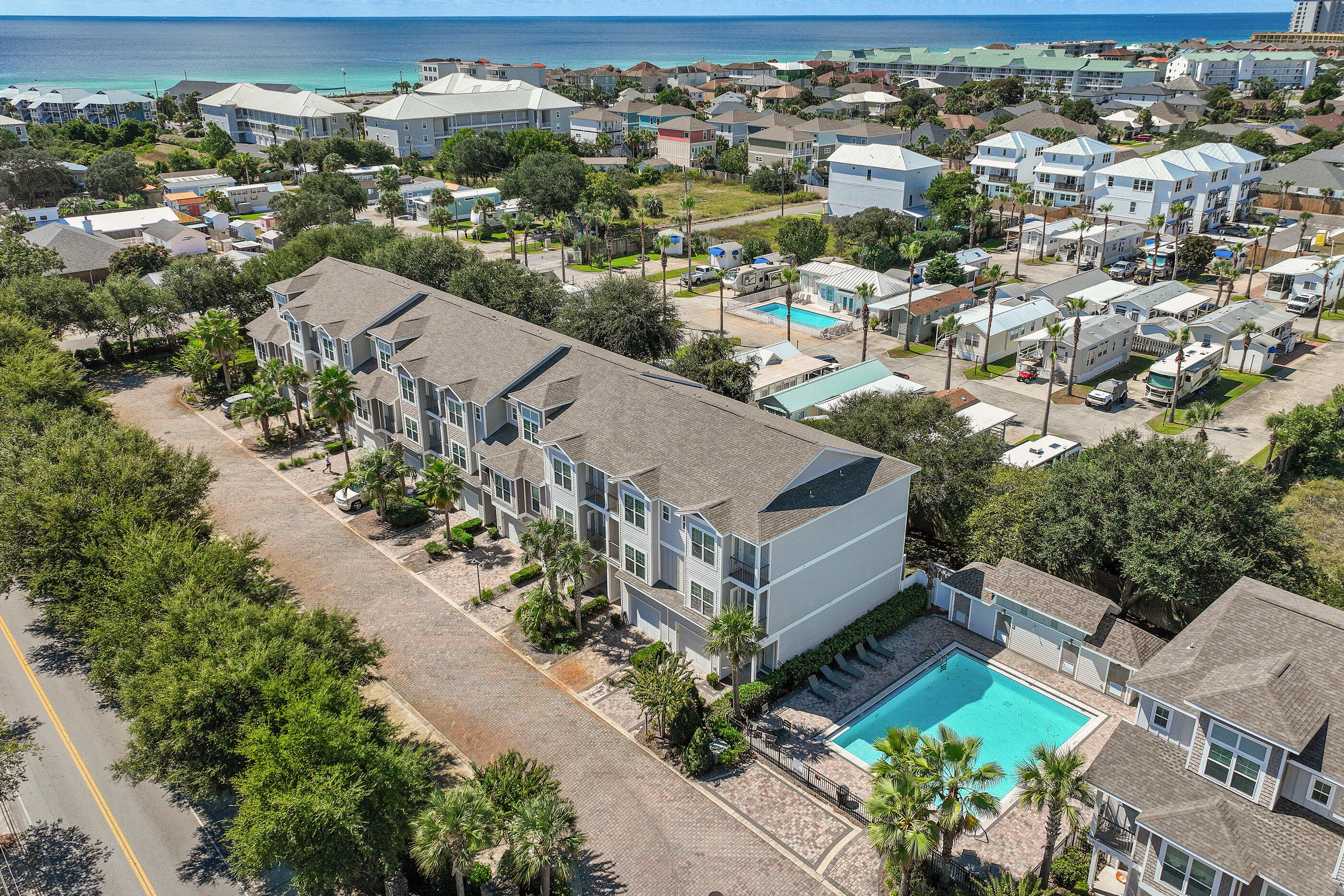 Driftwwod Drive Townhomes - Residential