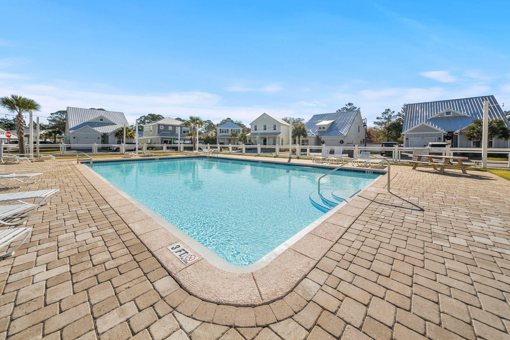 Daxton On The Bay - Residential