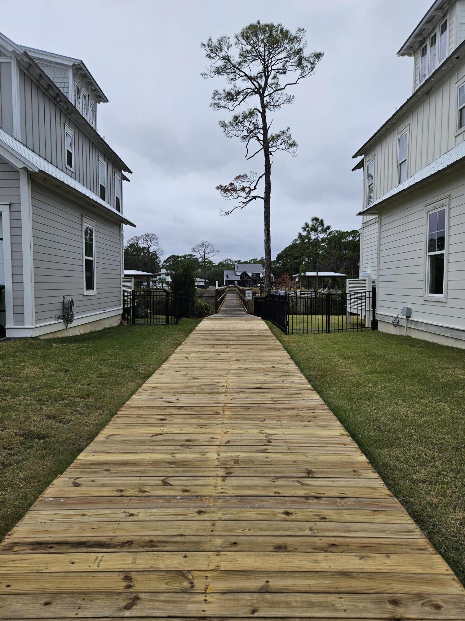 Daxton On The Bay - Residential