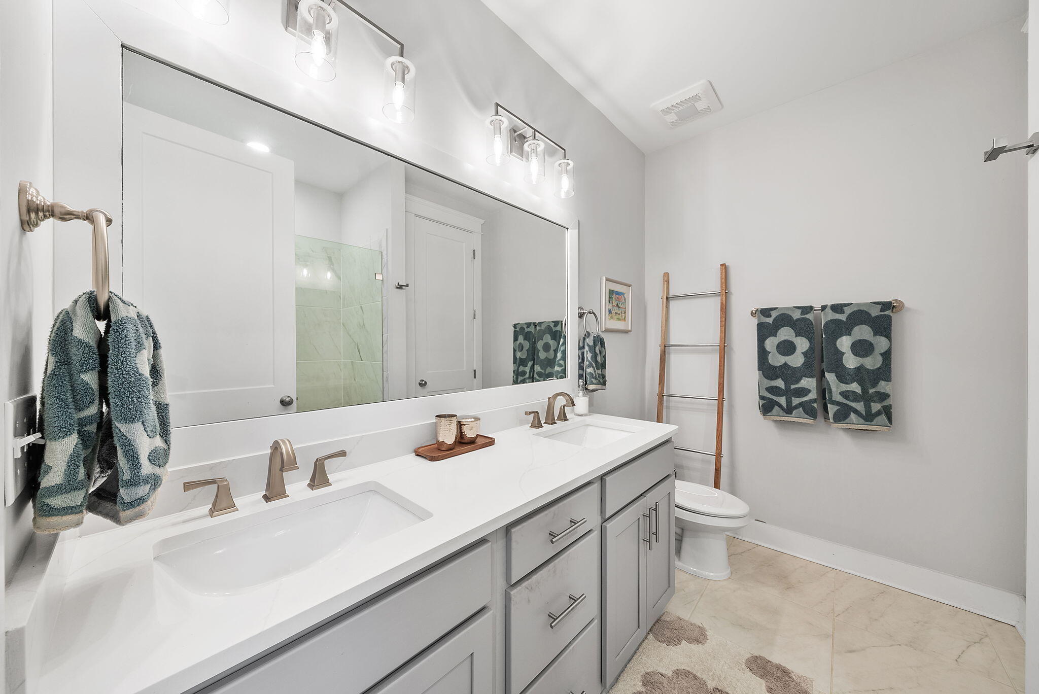 Daxton On The Bay - Residential