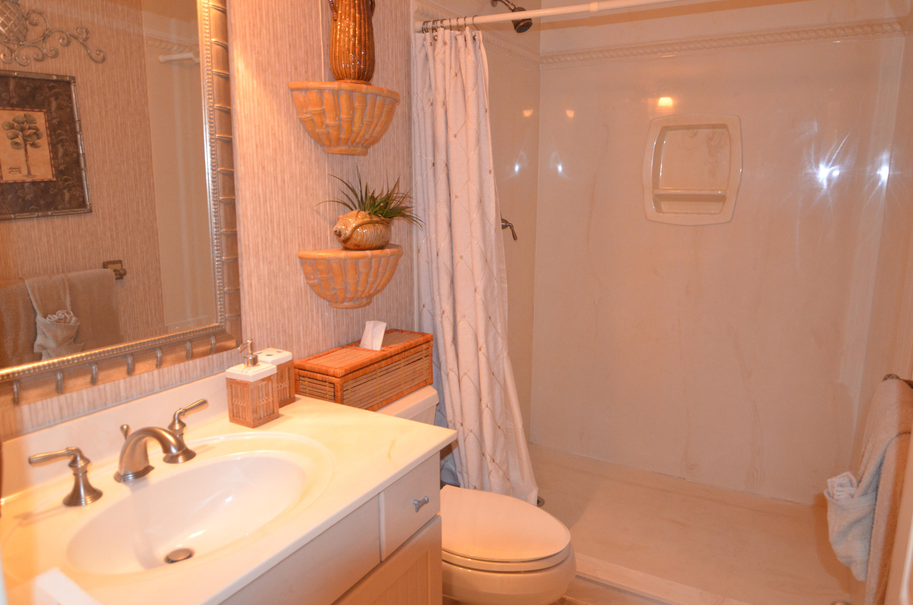 NAVARRE TOWERS CONDO - Residential