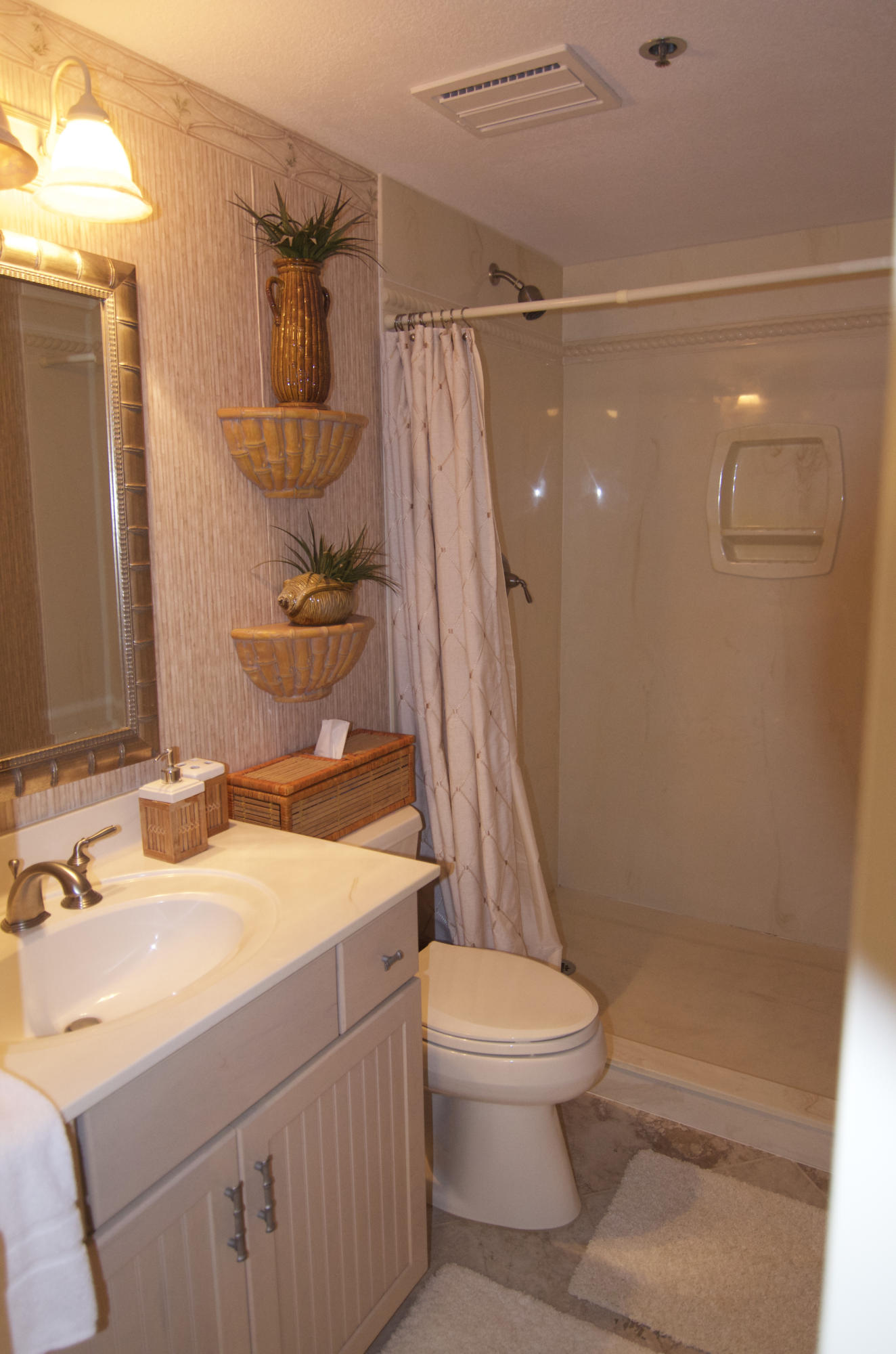 NAVARRE TOWERS CONDO - Residential