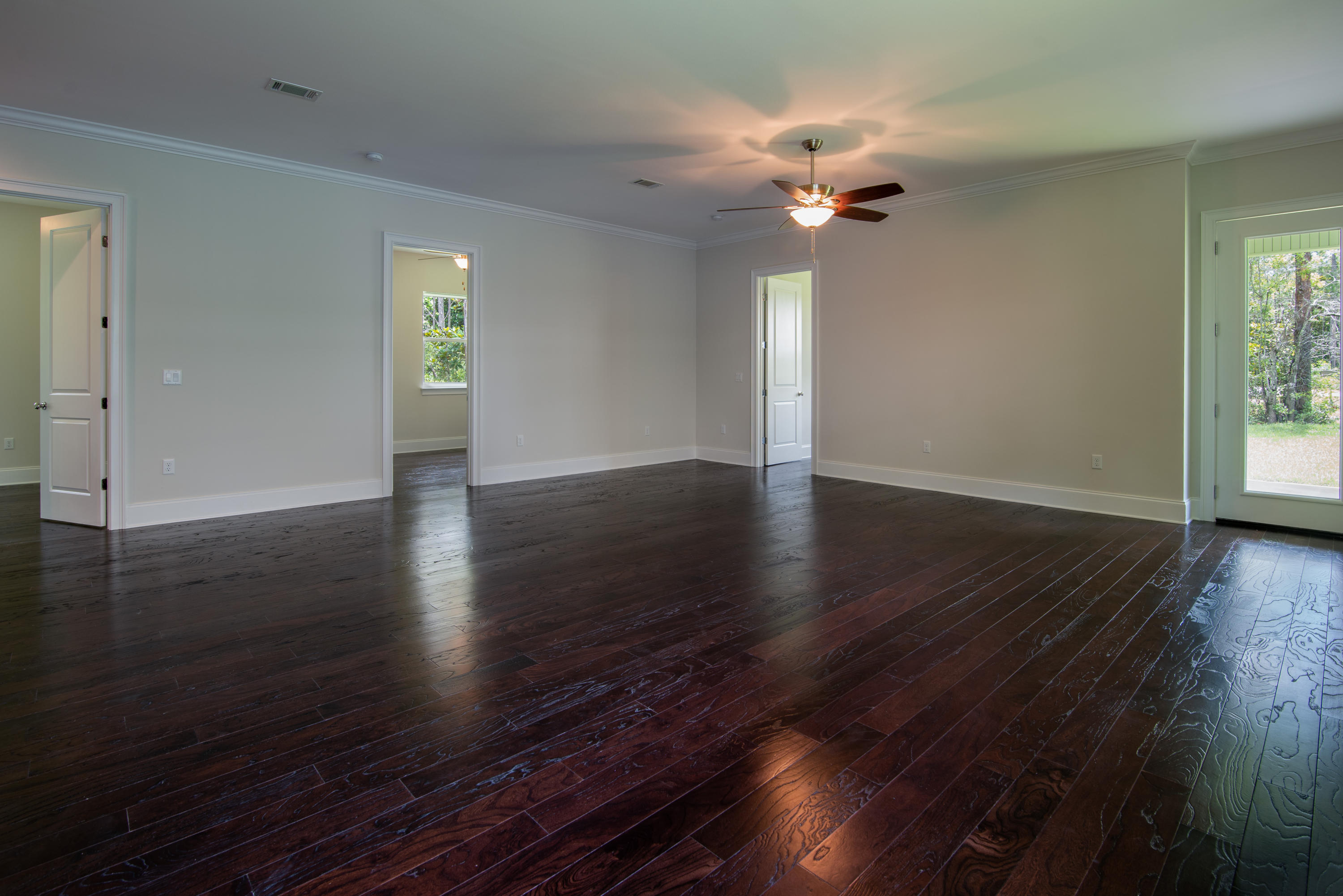 MAGNOLIA BEACH - Residential