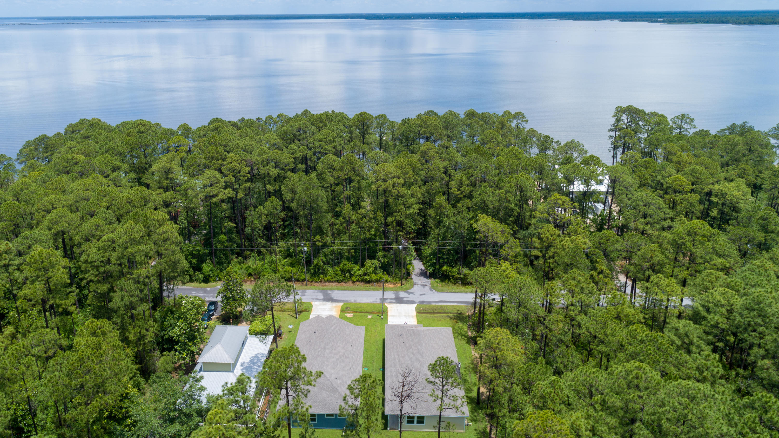 MAGNOLIA BEACH - Residential