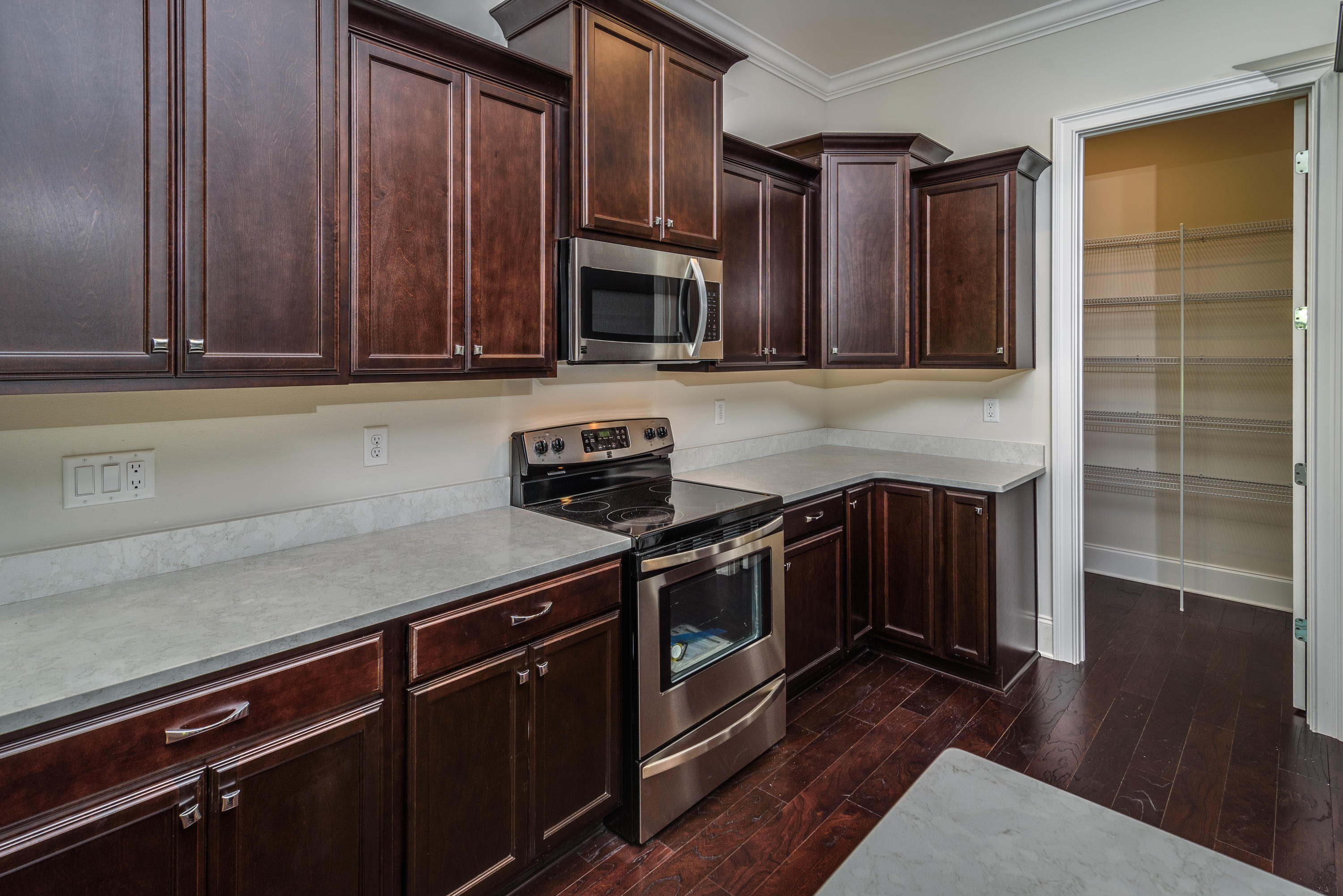 MAGNOLIA BEACH - Residential