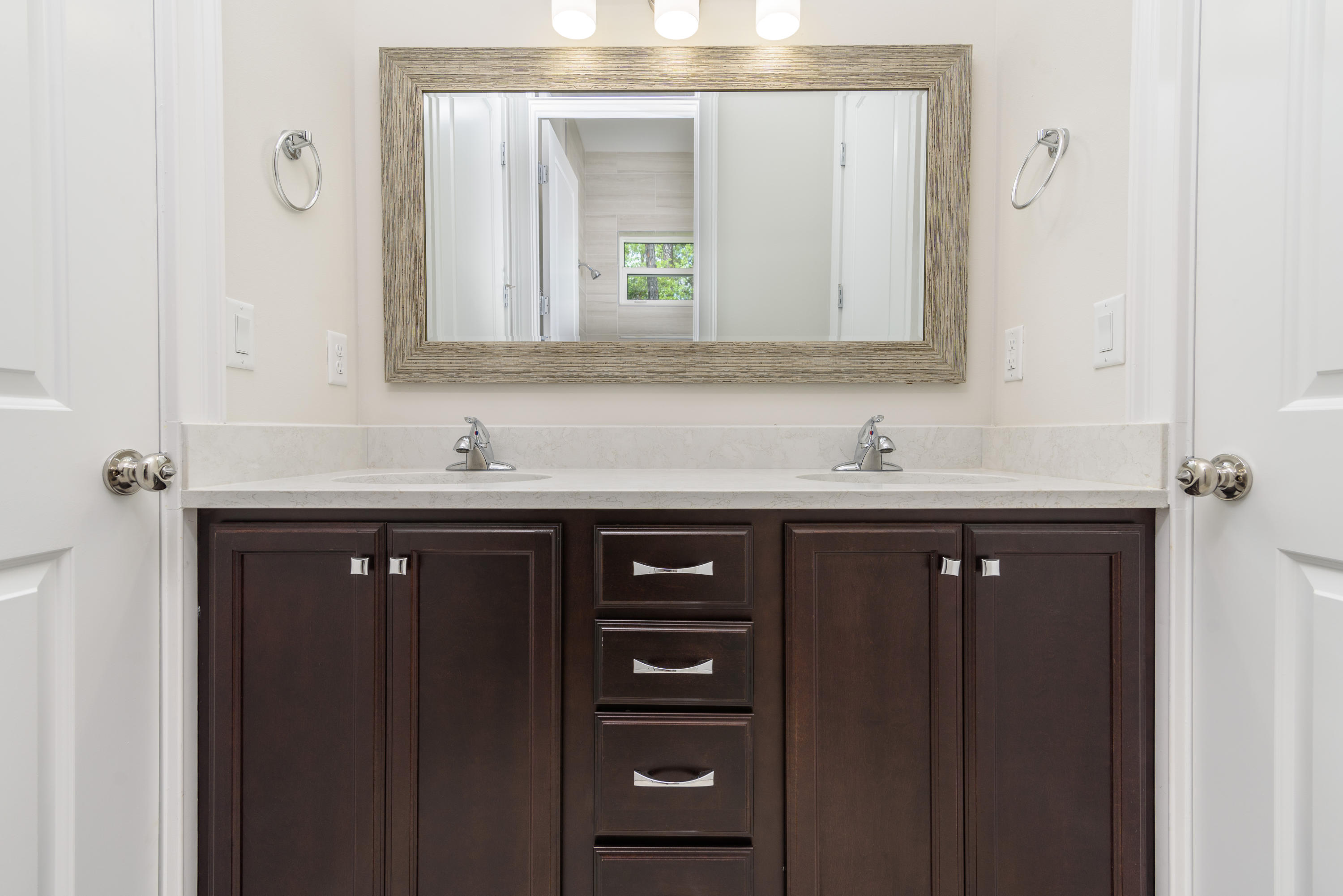 MAGNOLIA BEACH - Residential