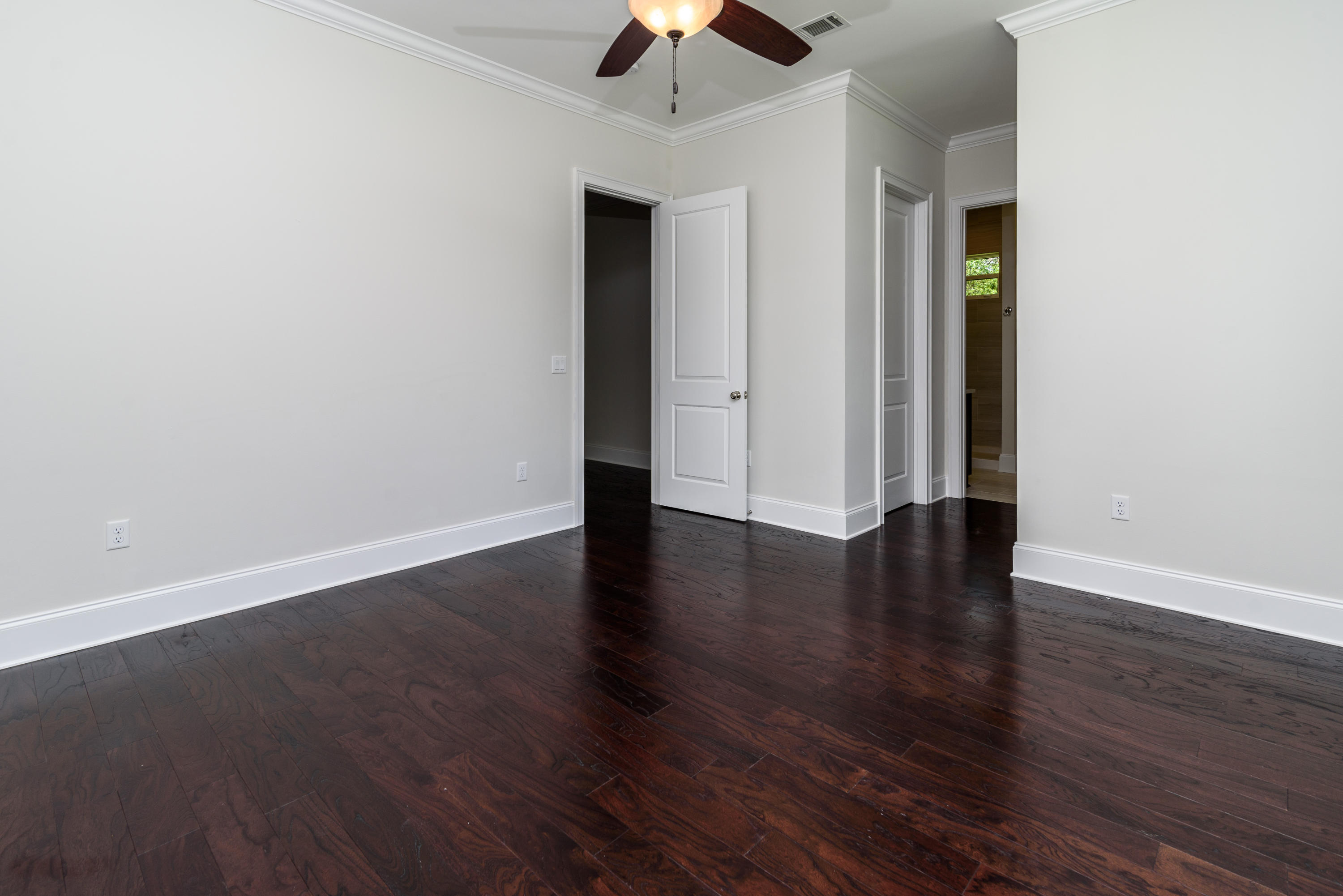 MAGNOLIA BEACH - Residential