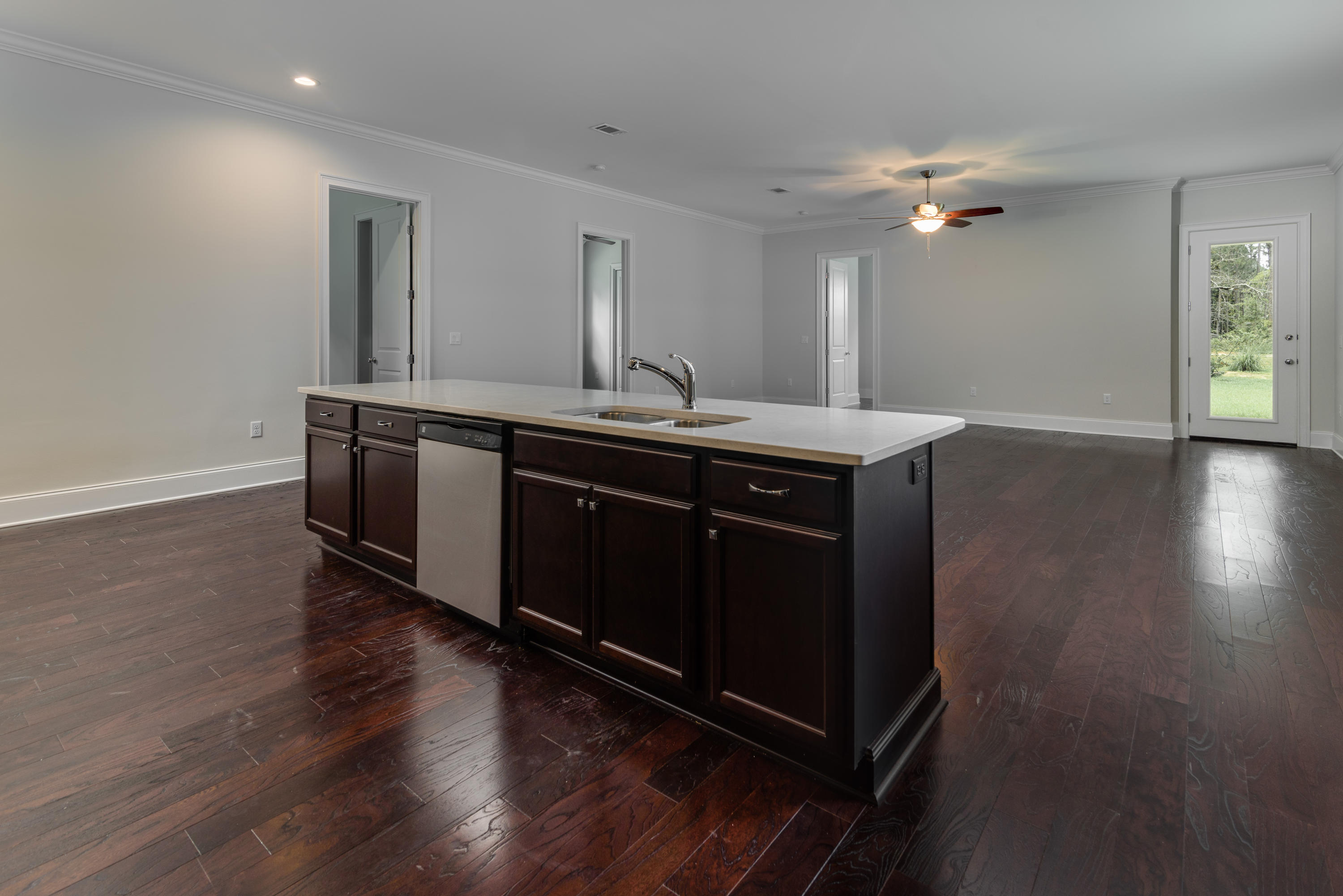 MAGNOLIA BEACH - Residential