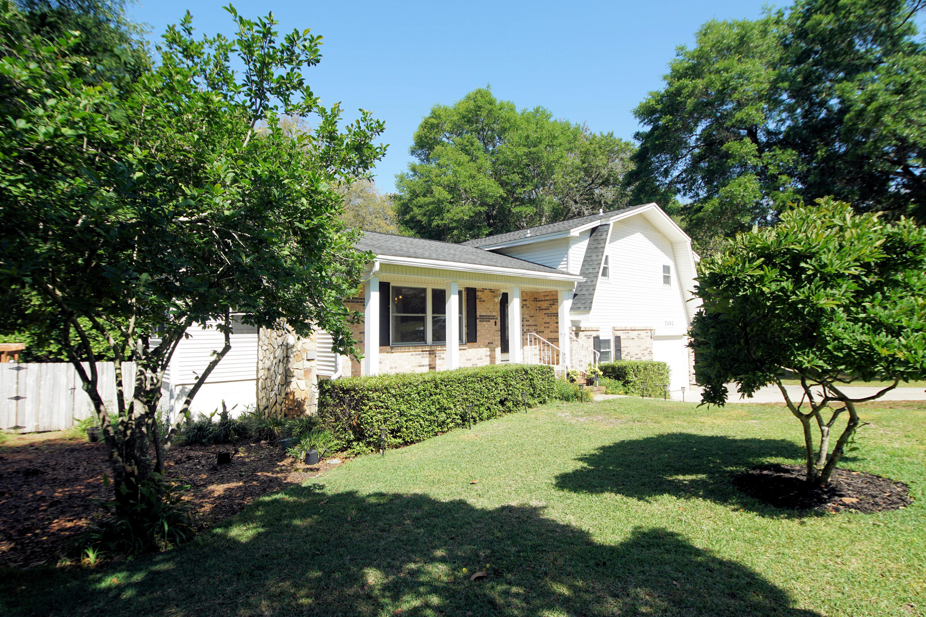 EDGEWATER VILLAGE NORTH - Residential