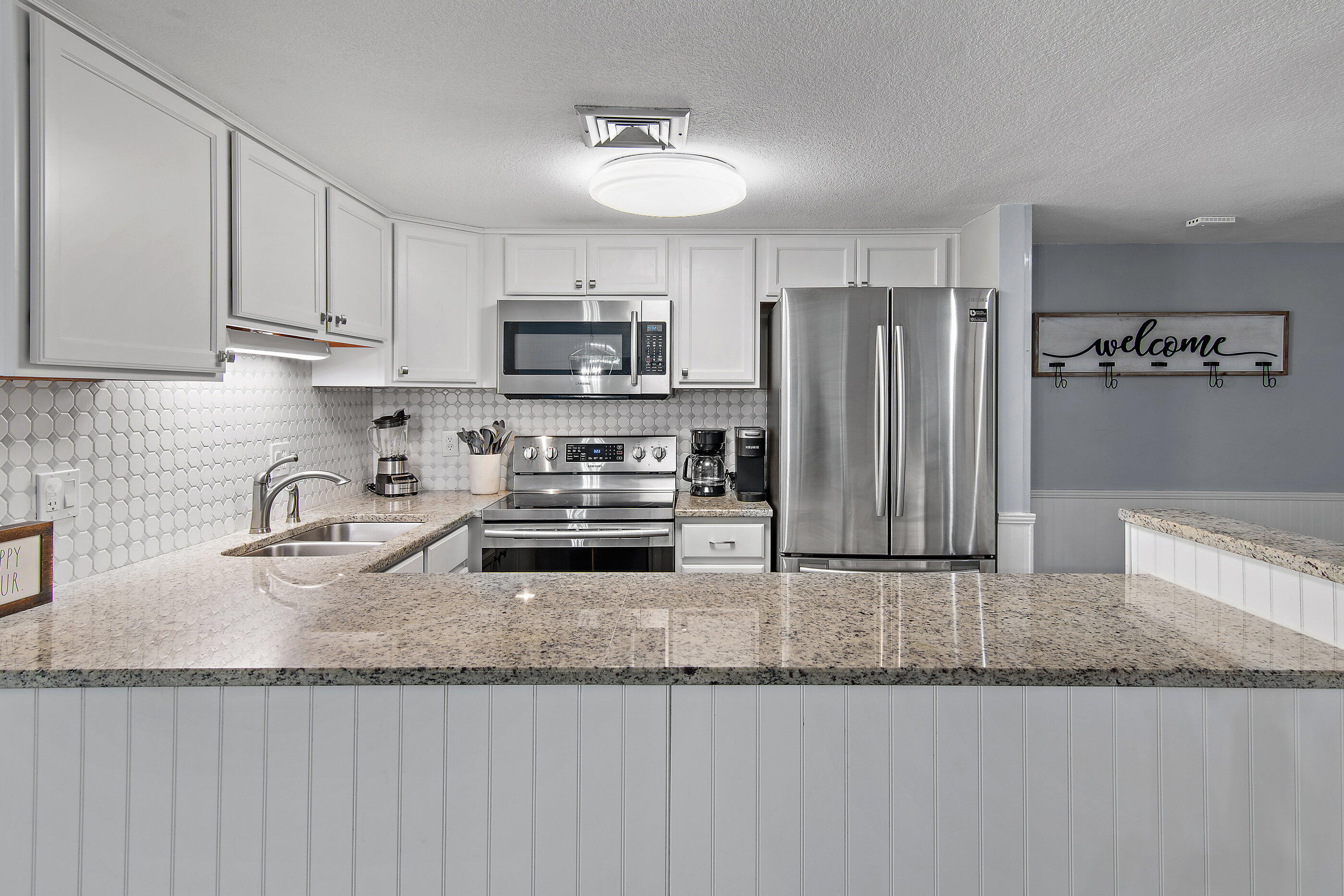 HOLIDAY SURF & RACQUET CLUB - Residential