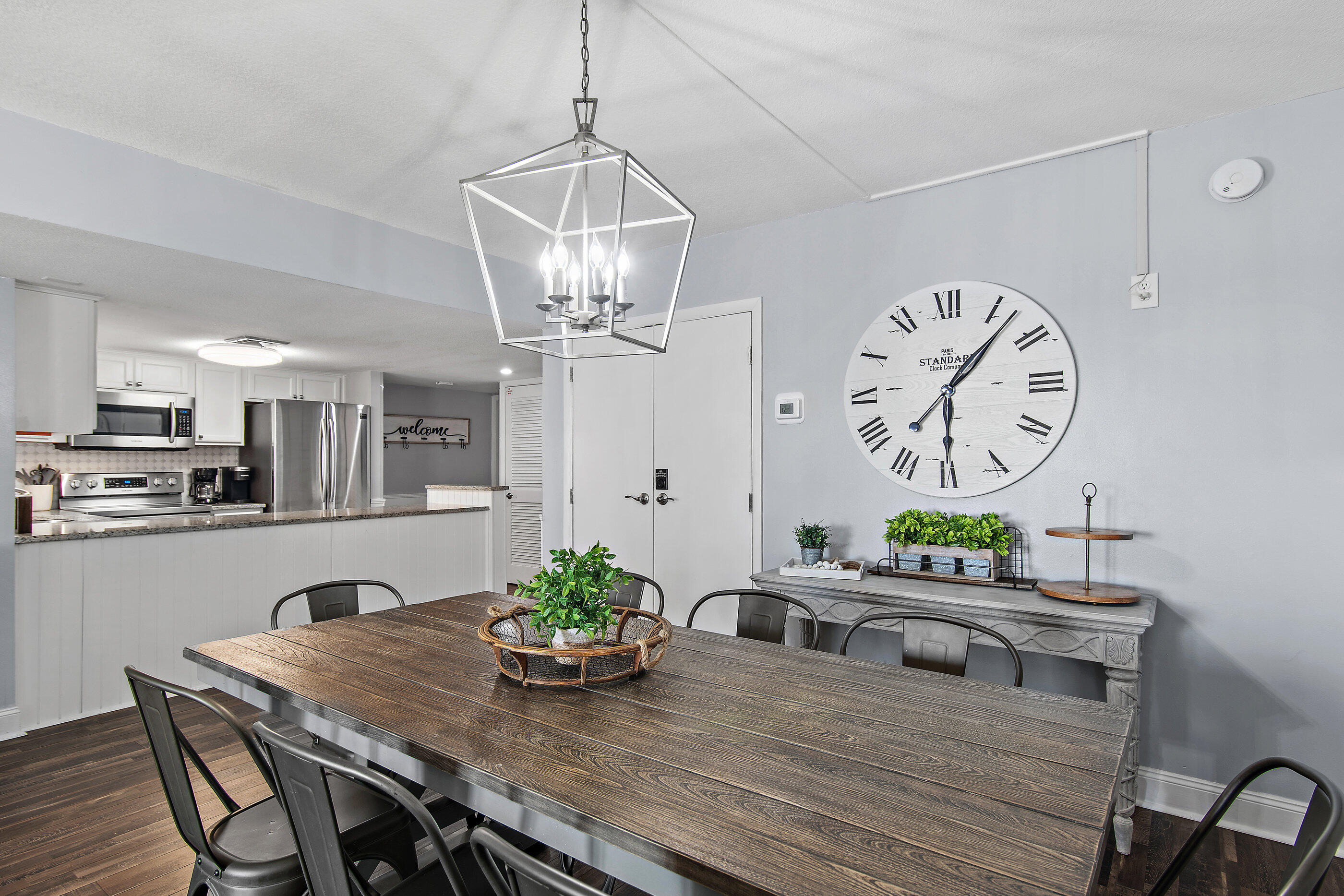 HOLIDAY SURF & RACQUET CLUB - Residential