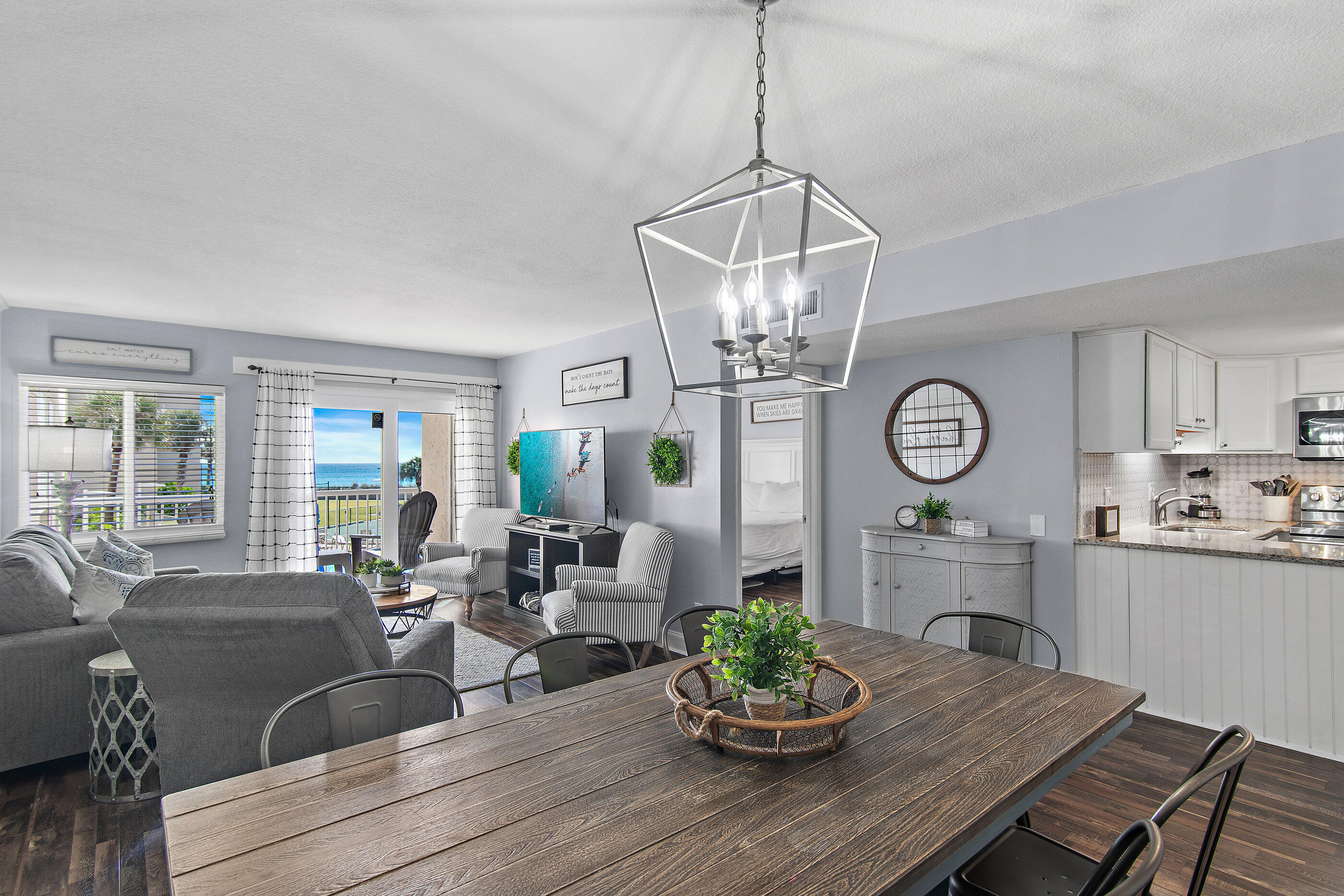 HOLIDAY SURF & RACQUET CLUB - Residential