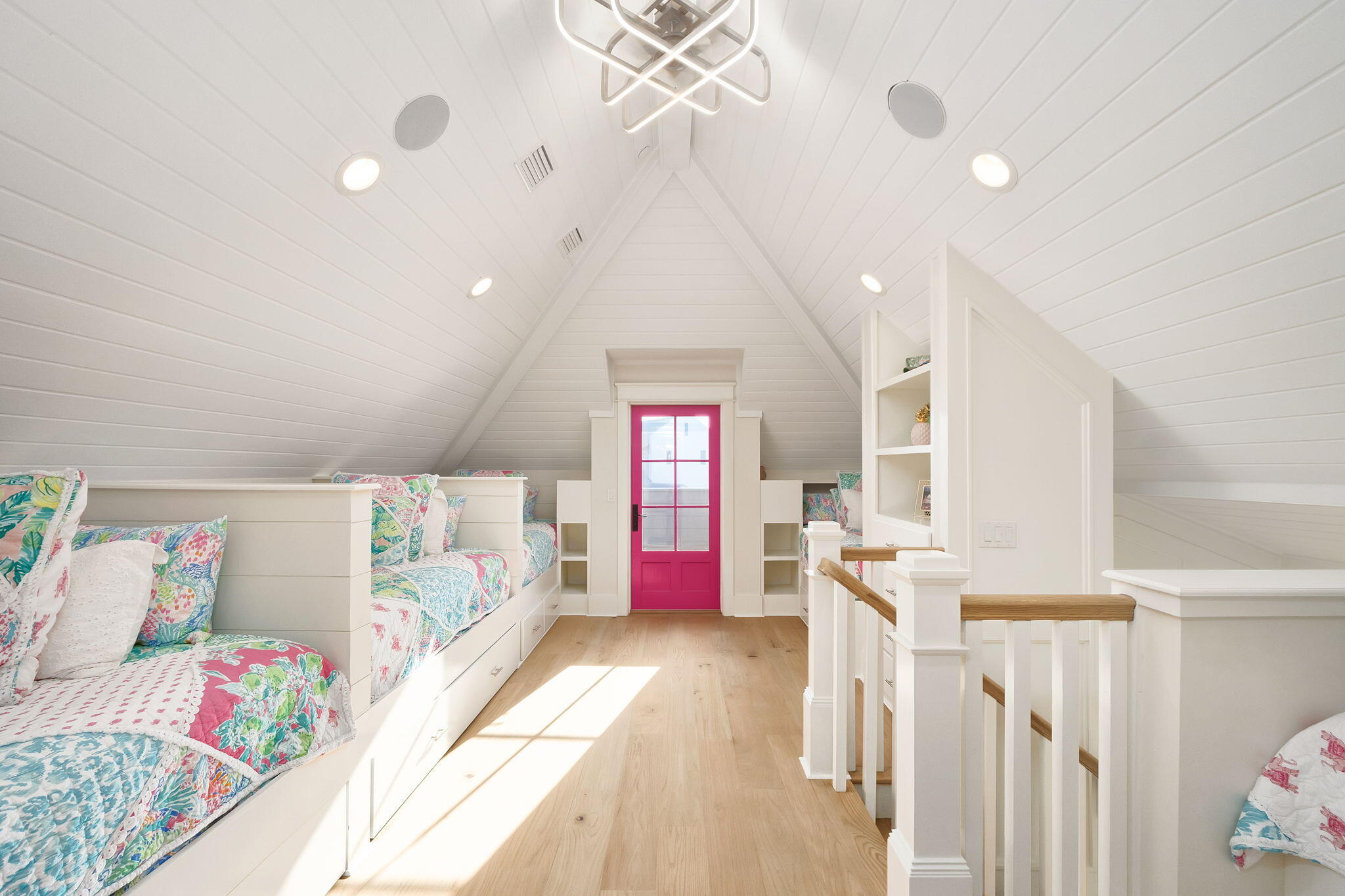 RETREAT THE - Residential