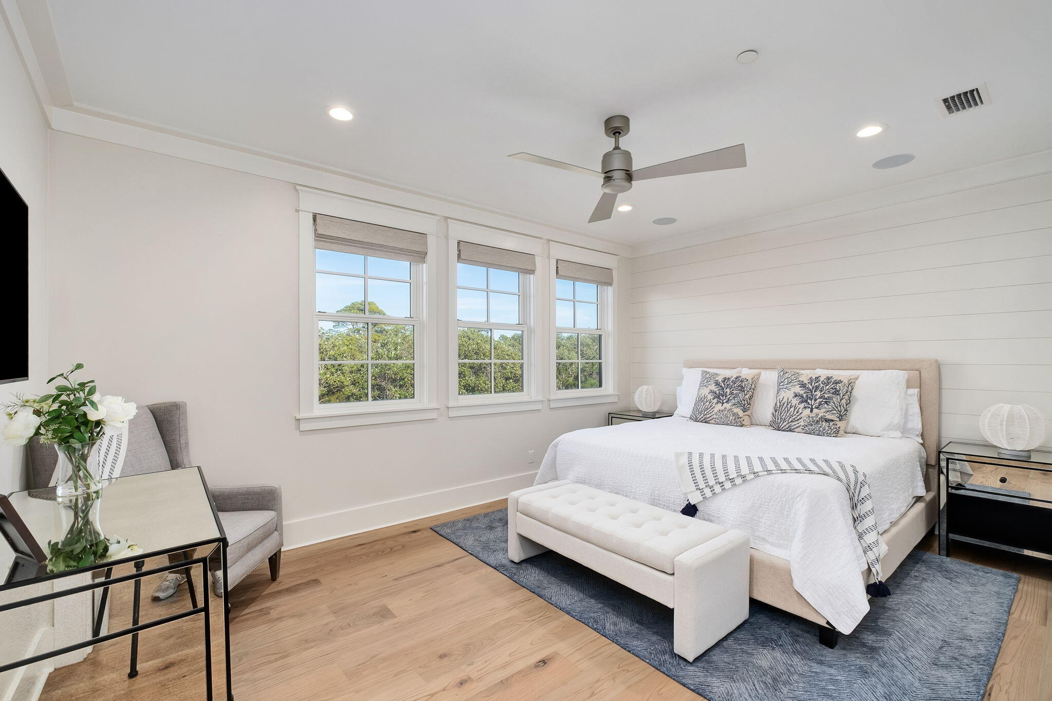 RETREAT THE - Residential