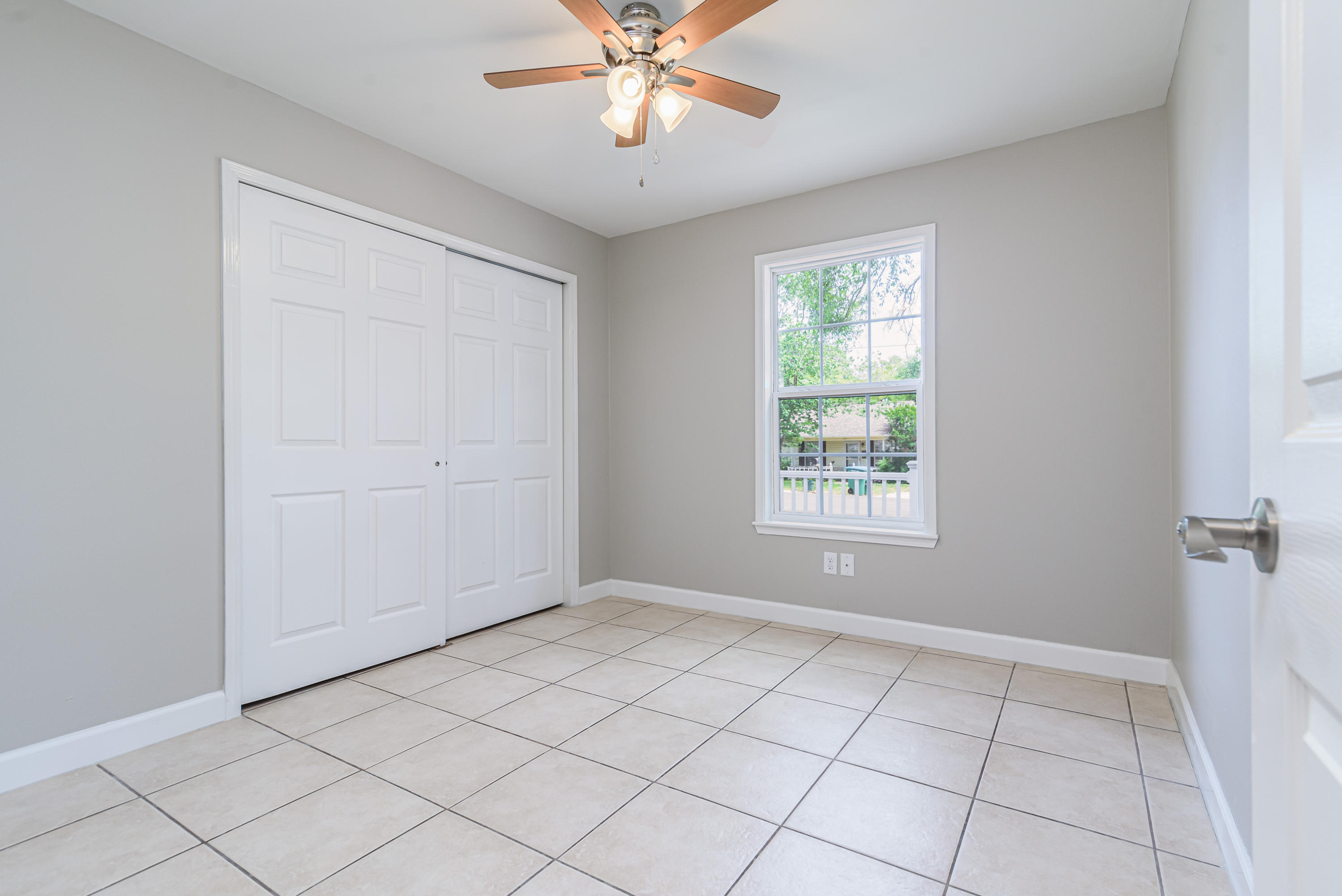 SHOAL TERRACE - Residential