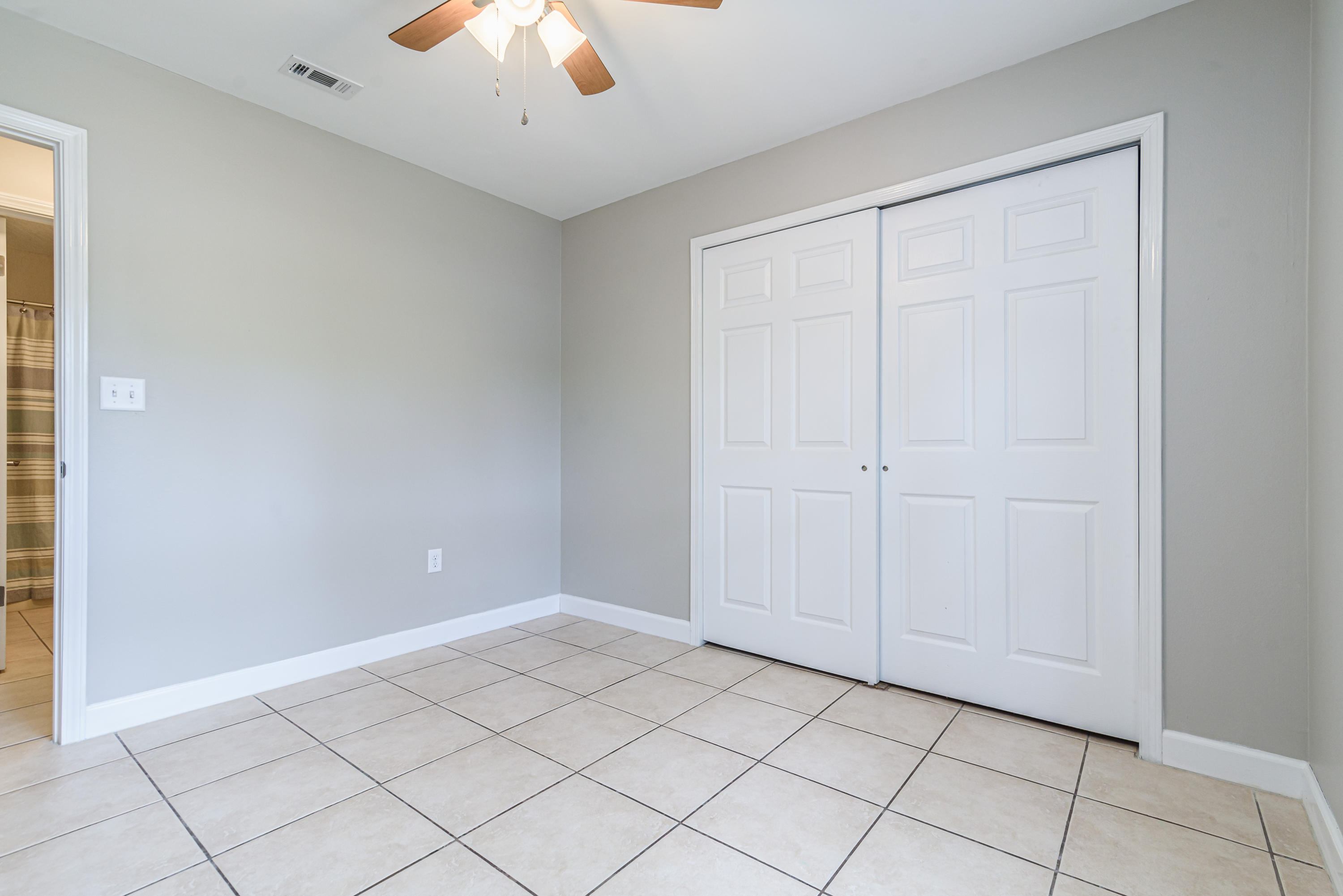 SHOAL TERRACE - Residential