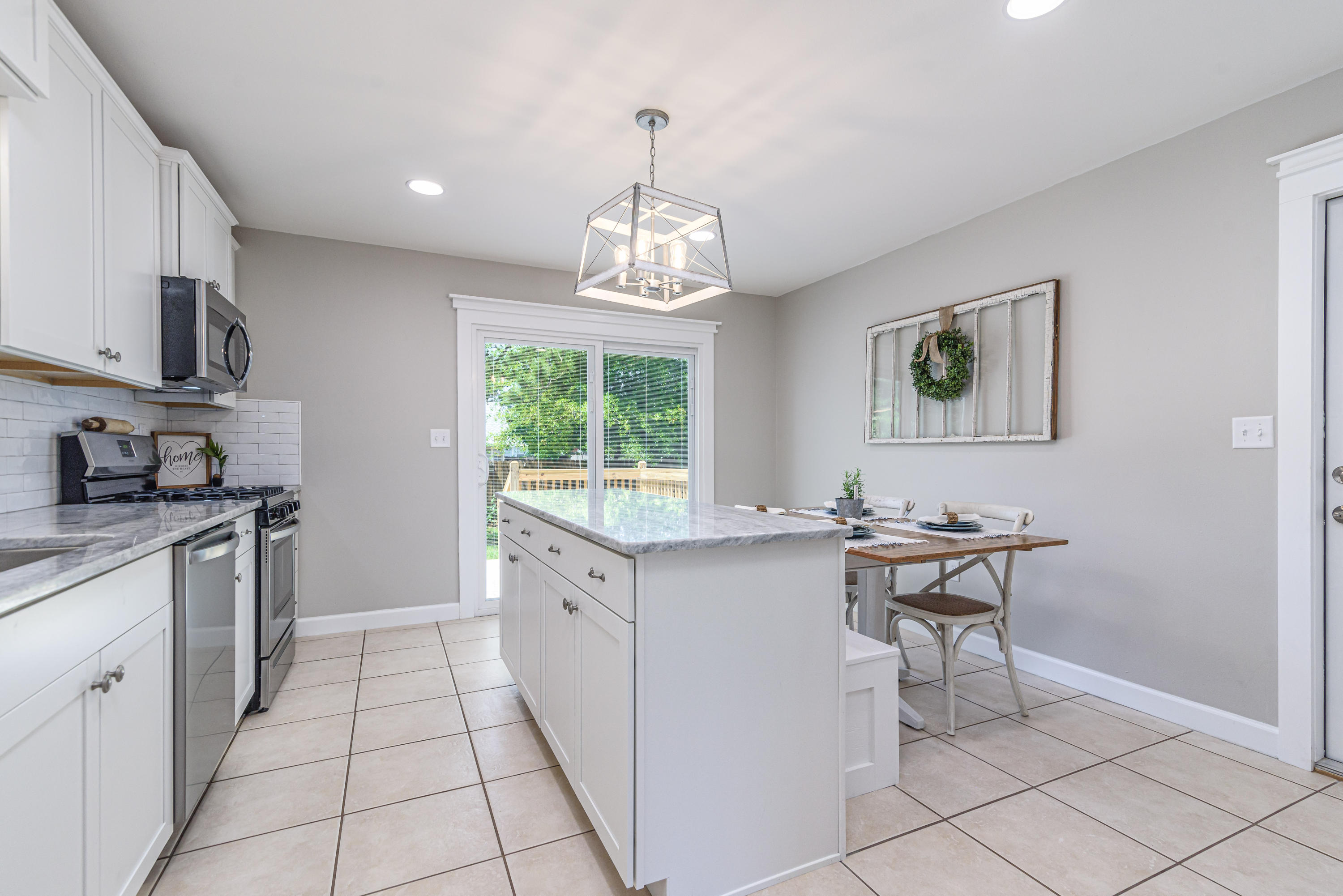 SHOAL TERRACE - Residential