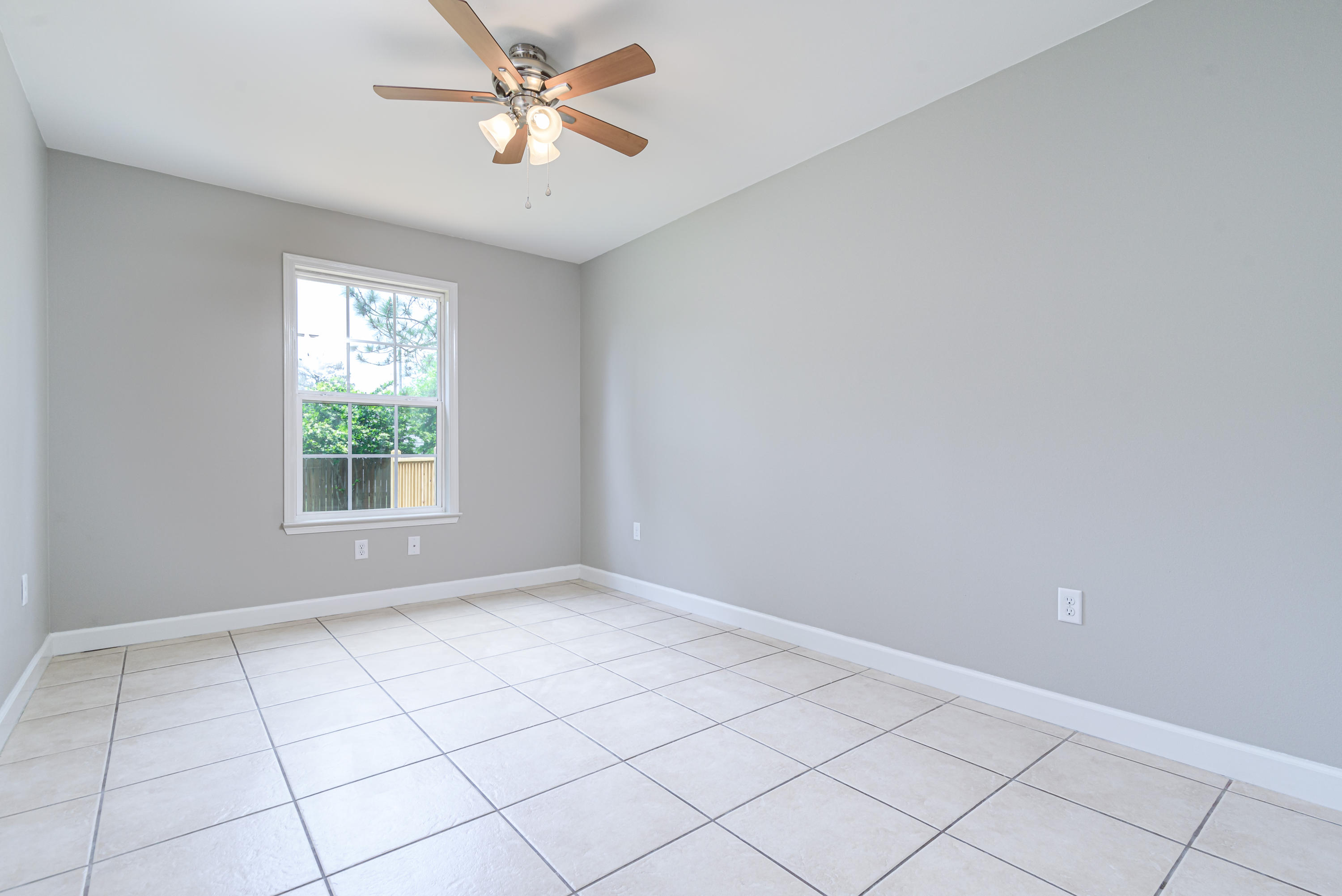 SHOAL TERRACE - Residential