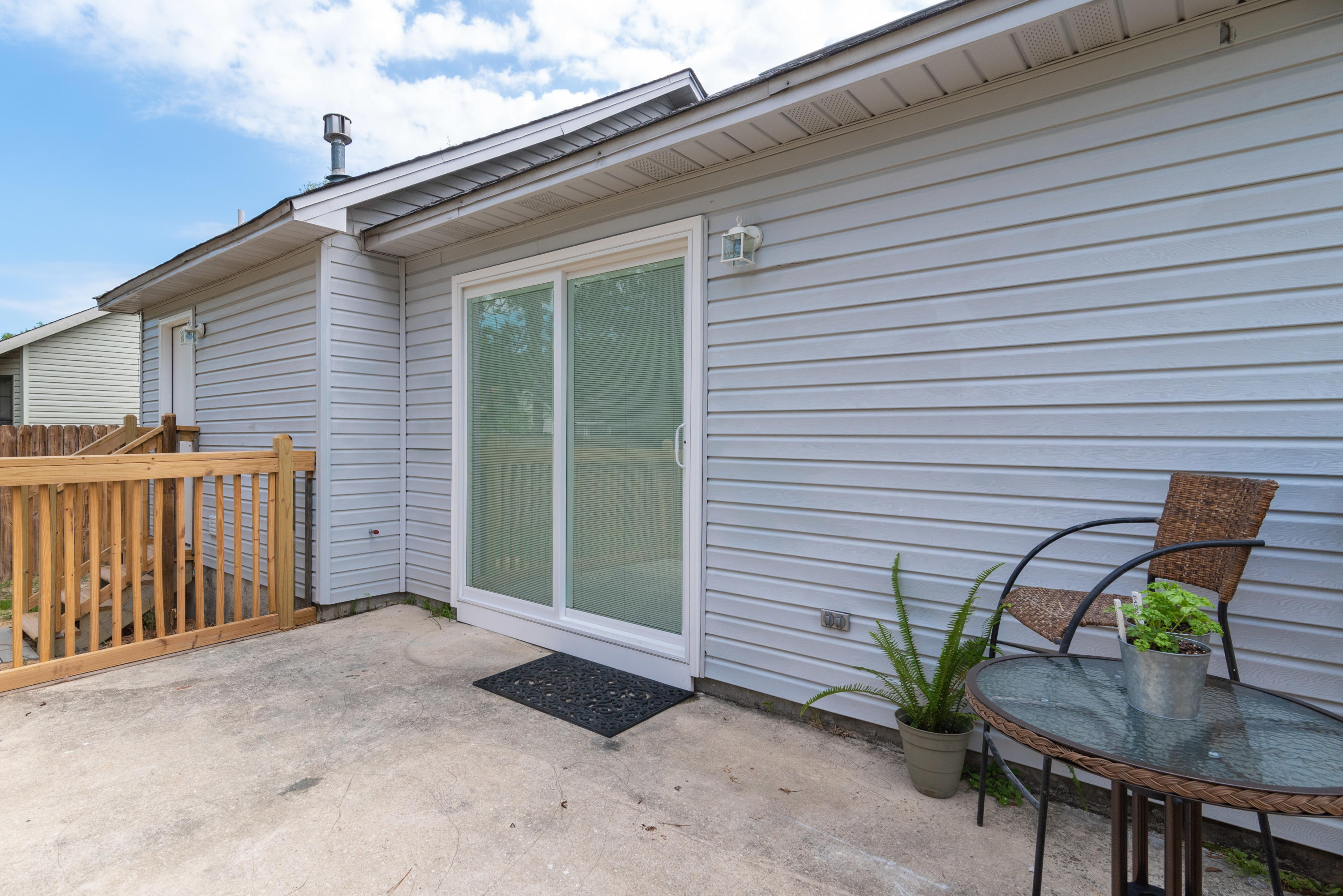 SHOAL TERRACE - Residential