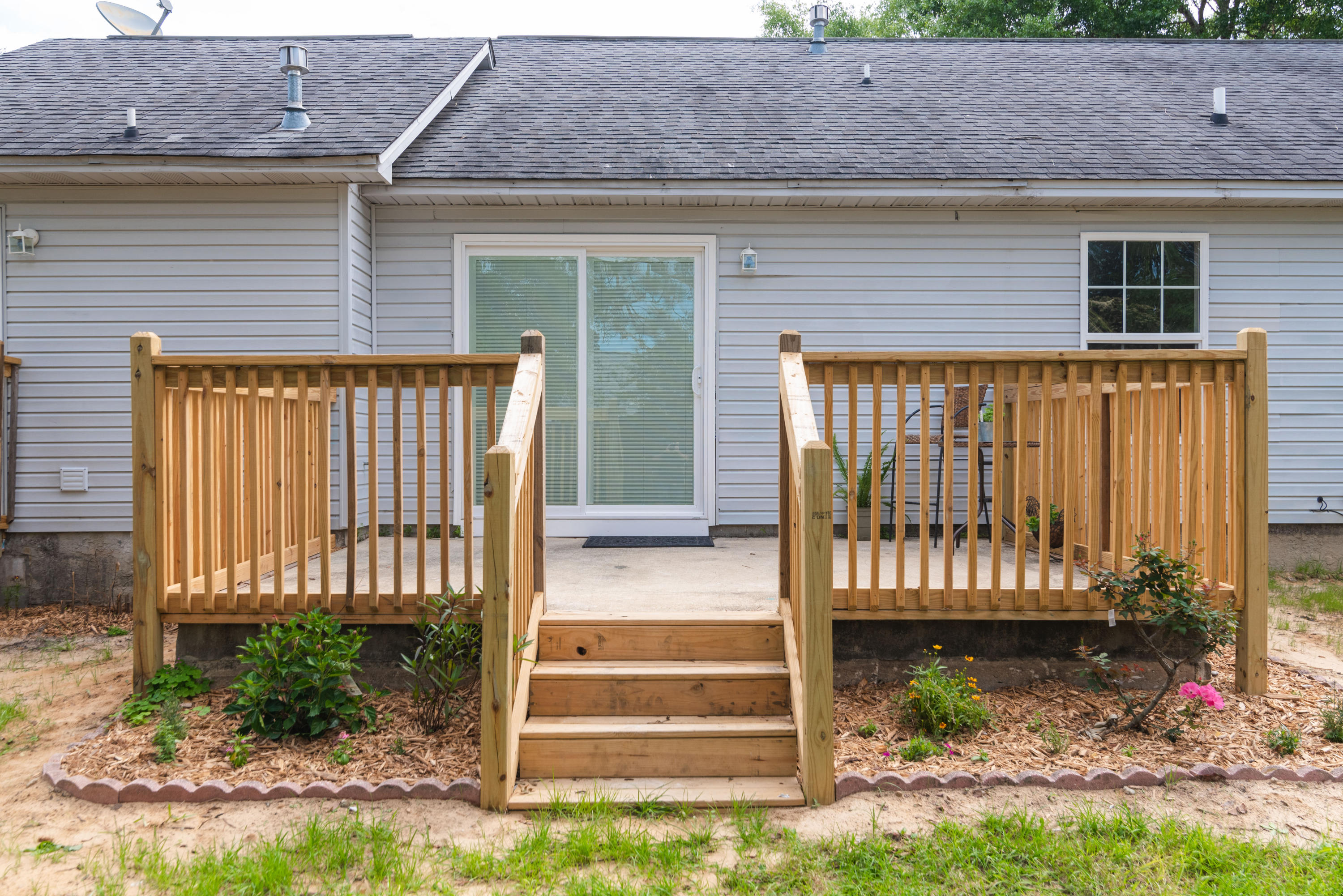 SHOAL TERRACE - Residential