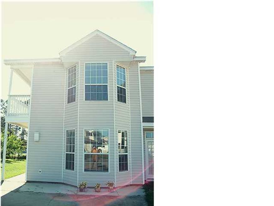 LOOK NO FARTHER!! UNIQUE IN FORT WALTON BEACH, CENTRALLY LOCATED BETWEEN BOTH EGLIN AND HURLBURT FIELD AFB. SPACIOUS 3BD/3 FULL BATH HOME WITH WOOD, TILE AND CARPET FLOORING. CLOSE TO SHOPPING, COLLEGE AND YES THE BEACHES TOO. LONG BALCONIES & BAY WINDOWS OFF THE LIVING ROOM AND MASTER SUITE. KITCHEN EQUIPPED WITH PLENTY CABINET SPACE. Great Investment Property. Rent for $1,100 per month. CALL FOR A SHOWING TODAY!. Worth Seeing, Worth Owning!