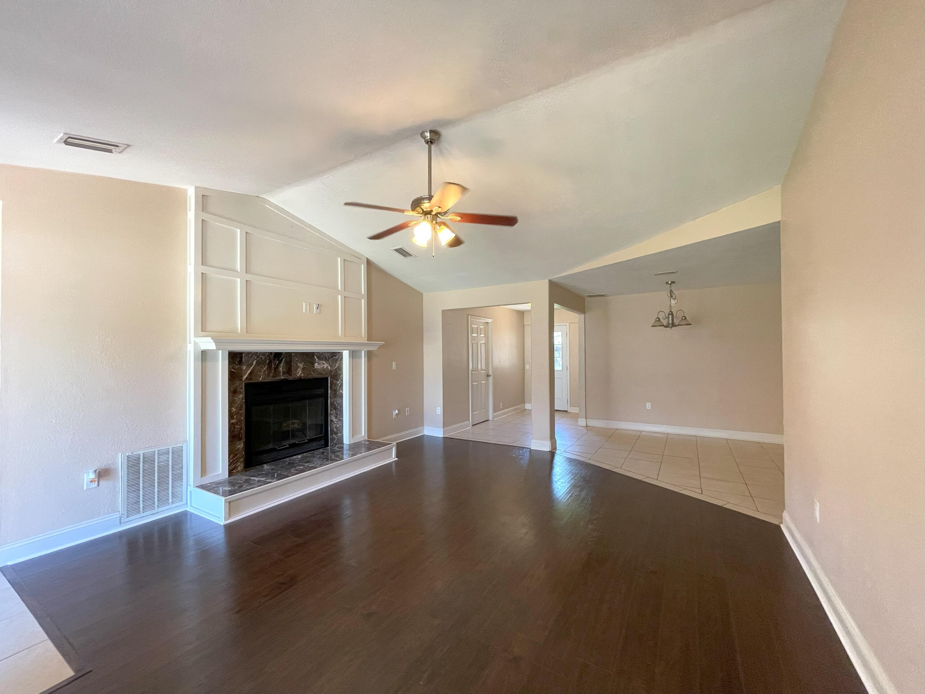 COUNTRYVIEW ESTATES - Residential Lease
