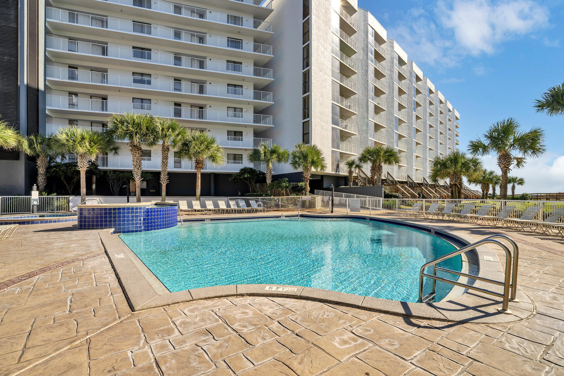 MAINSAIL CONDO PH 3 - Residential