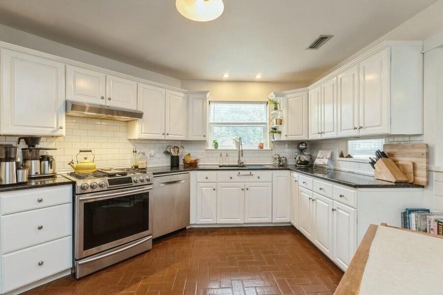 PINEWOOD ESTATES 2 - Residential