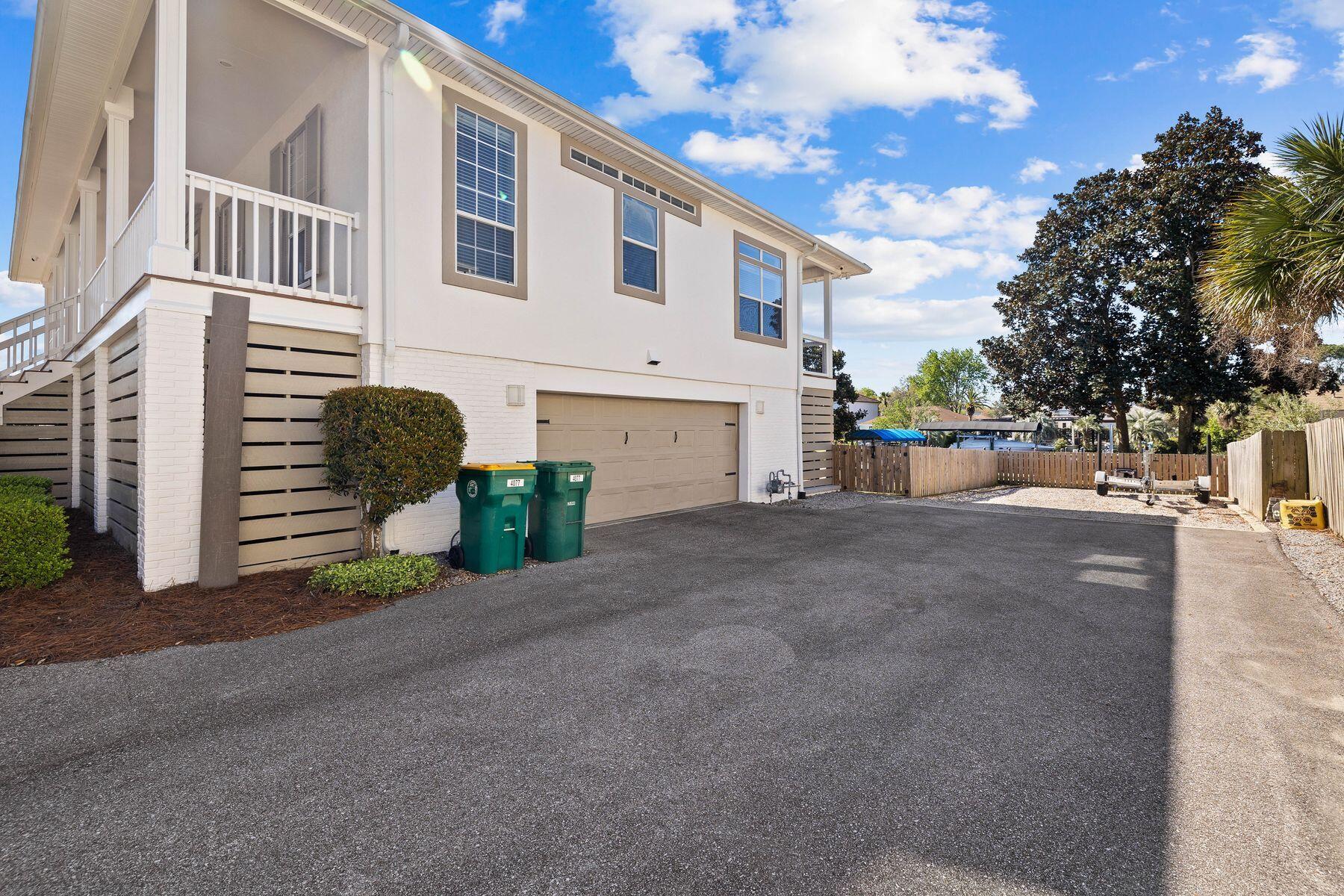 INDIAN CREEK S/D - Residential