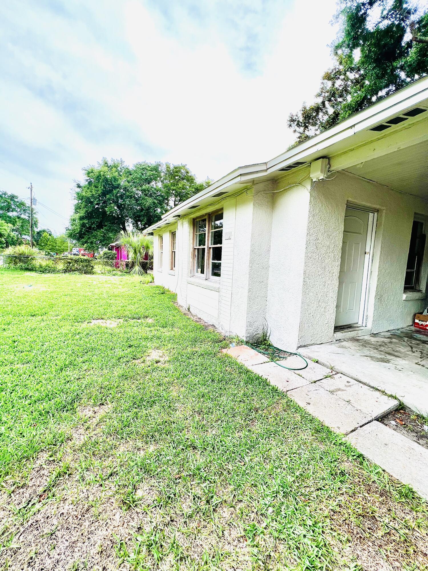 This Cute 3 bd/ 1 ba home is perfectly placed on a nice sized lot with a large yard. Great for investment or rental income. All new LVT throughout, new windows, and fresh paint makes this remodel one to snatch. Call to book your showing today. This one won't last.