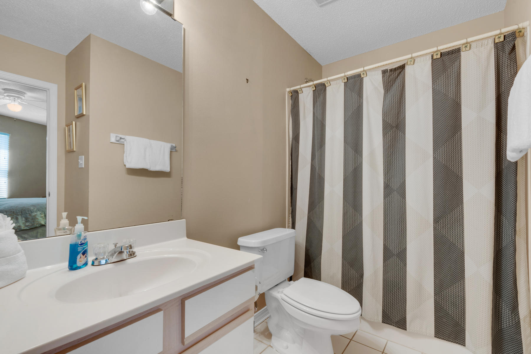 MARAVILLA CONDO 3 - Residential