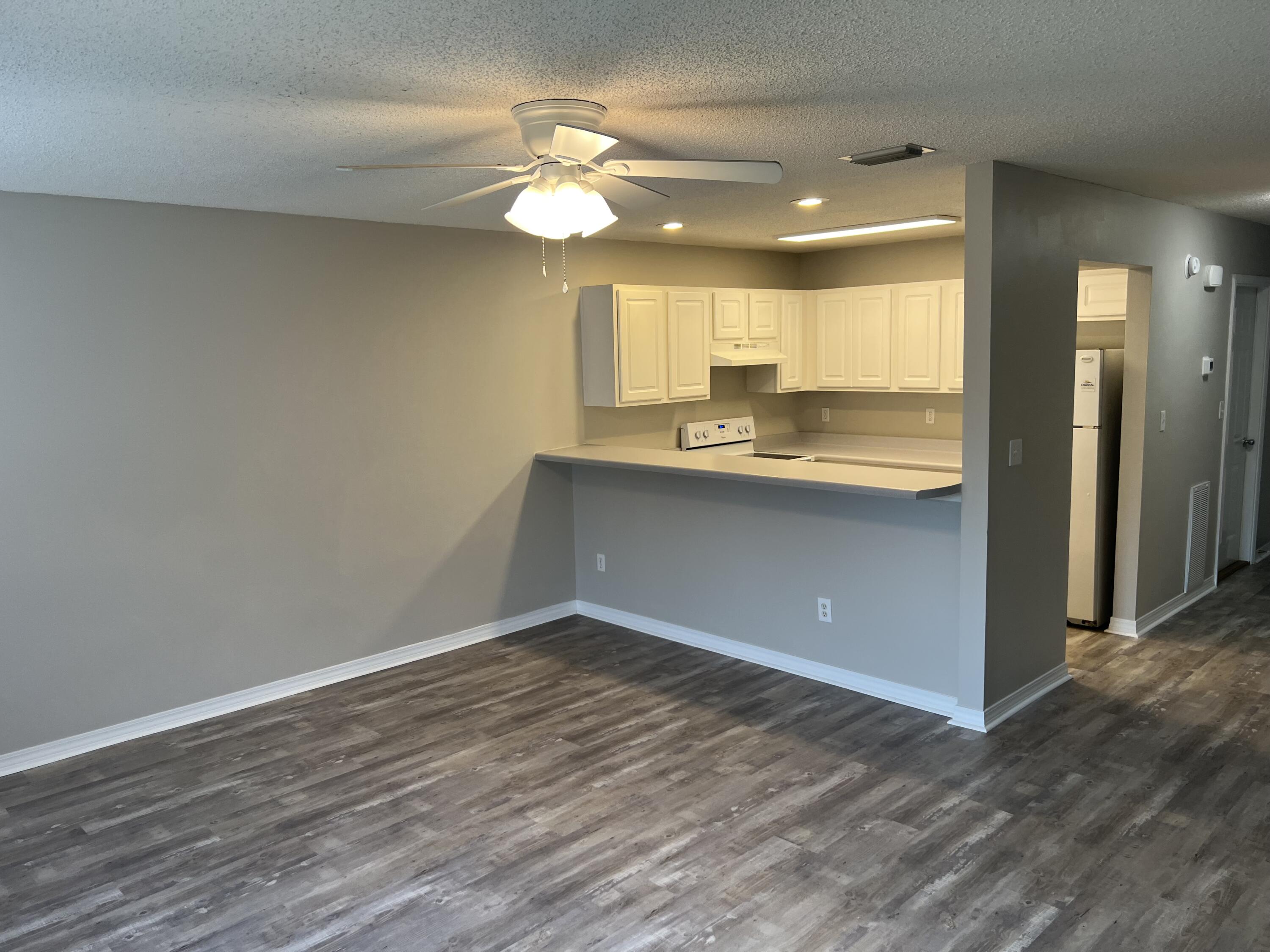 ANASTASIA MANOR T/H - Residential Lease
