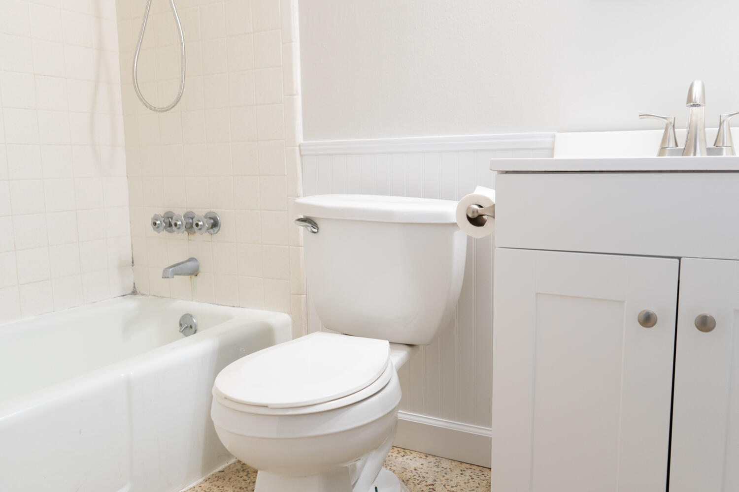 PORT DIXIE - Residential Lease