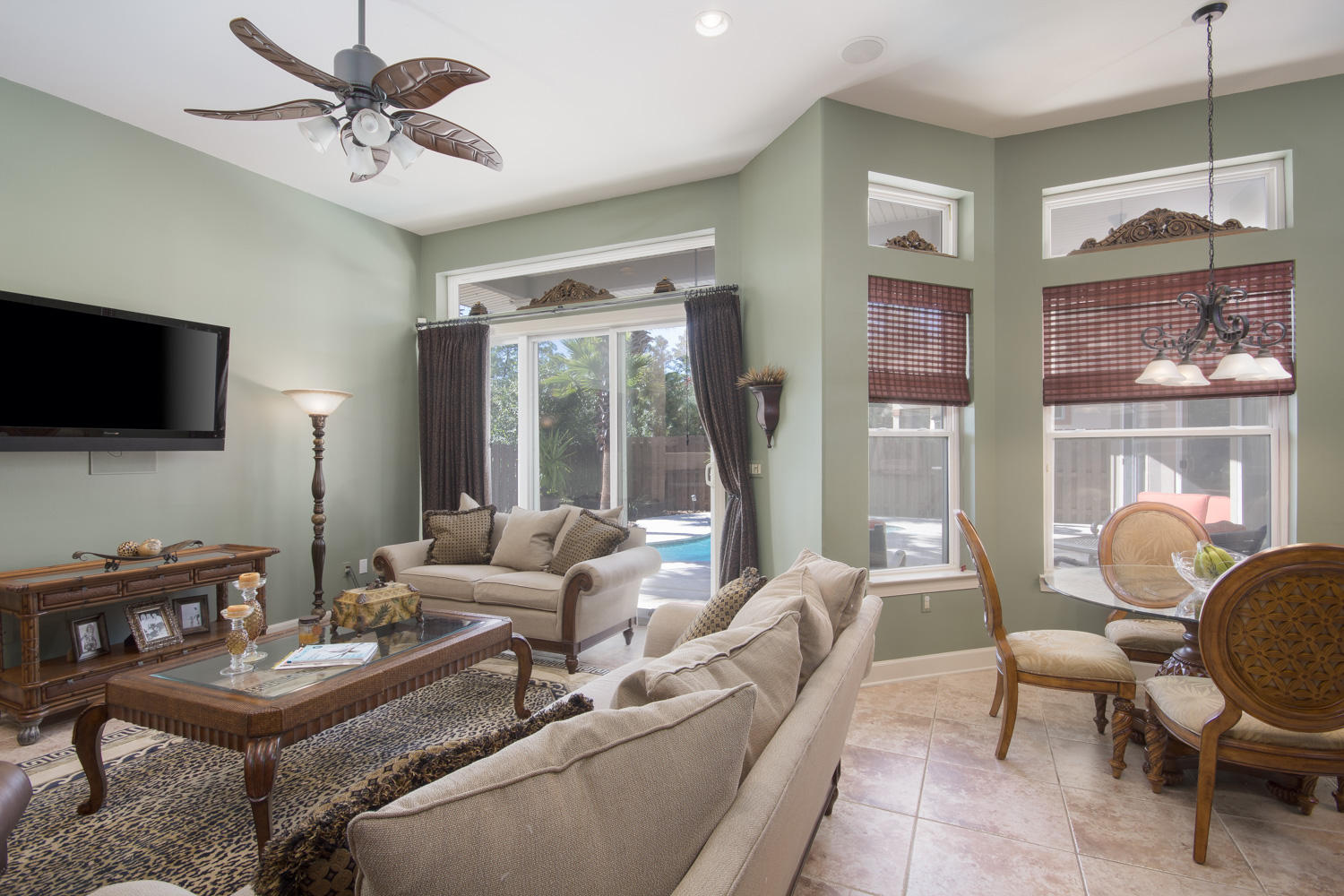 CHARDONNAY ESTATES - Residential