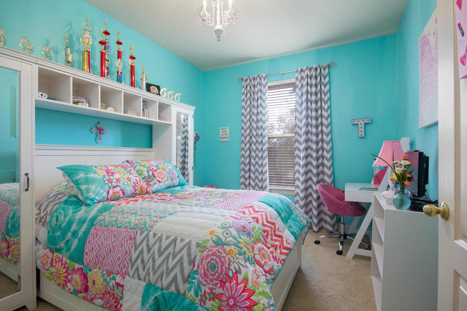 CHARDONNAY ESTATES - Residential