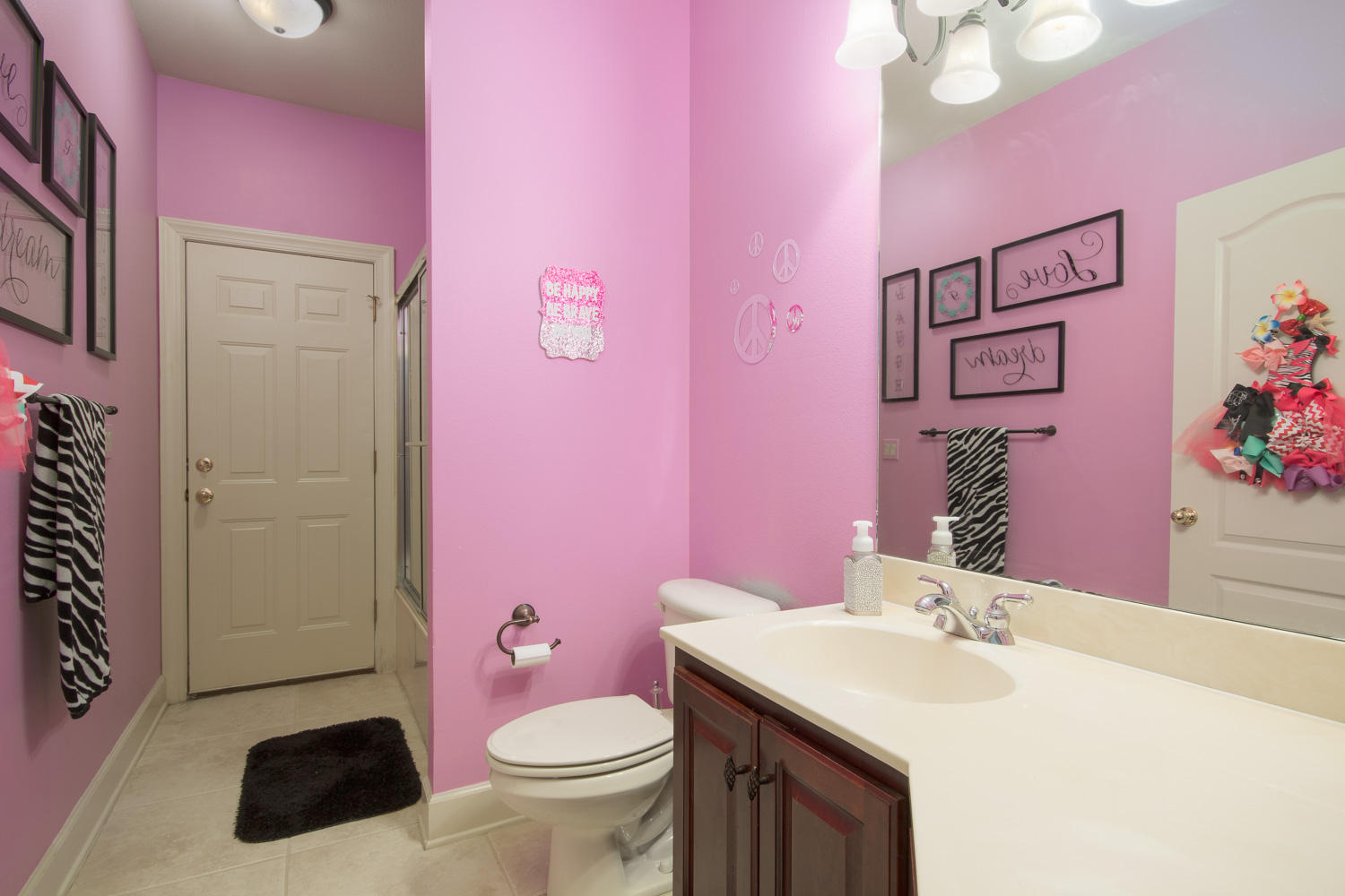 CHARDONNAY ESTATES - Residential