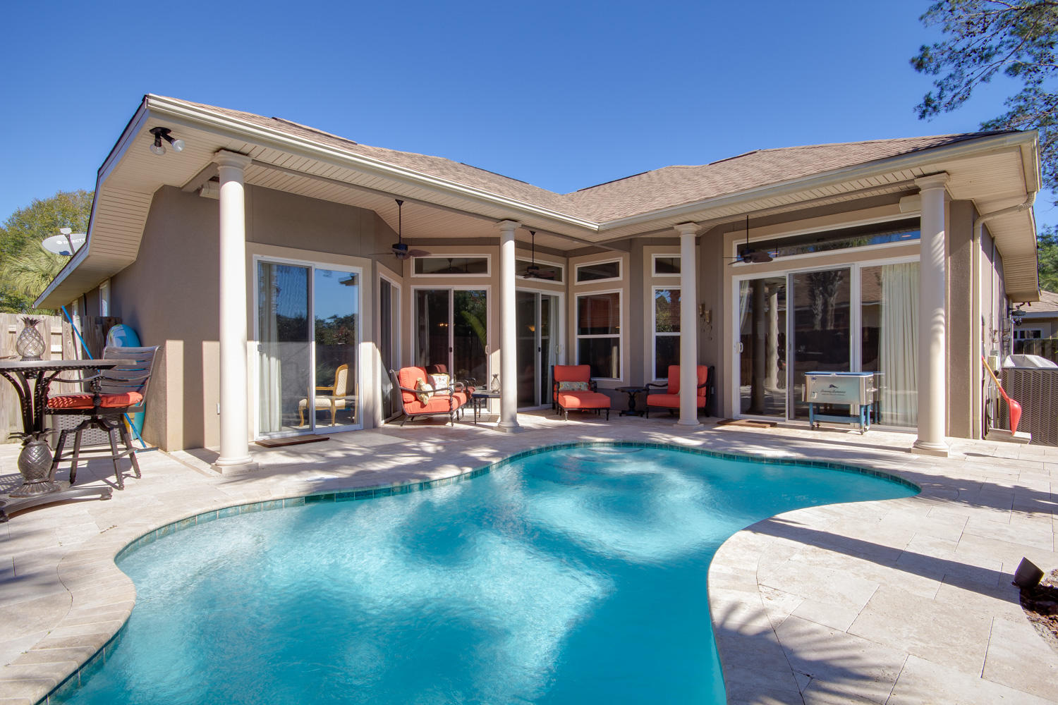 CHARDONNAY ESTATES - Residential