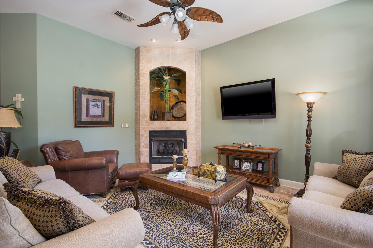 CHARDONNAY ESTATES - Residential