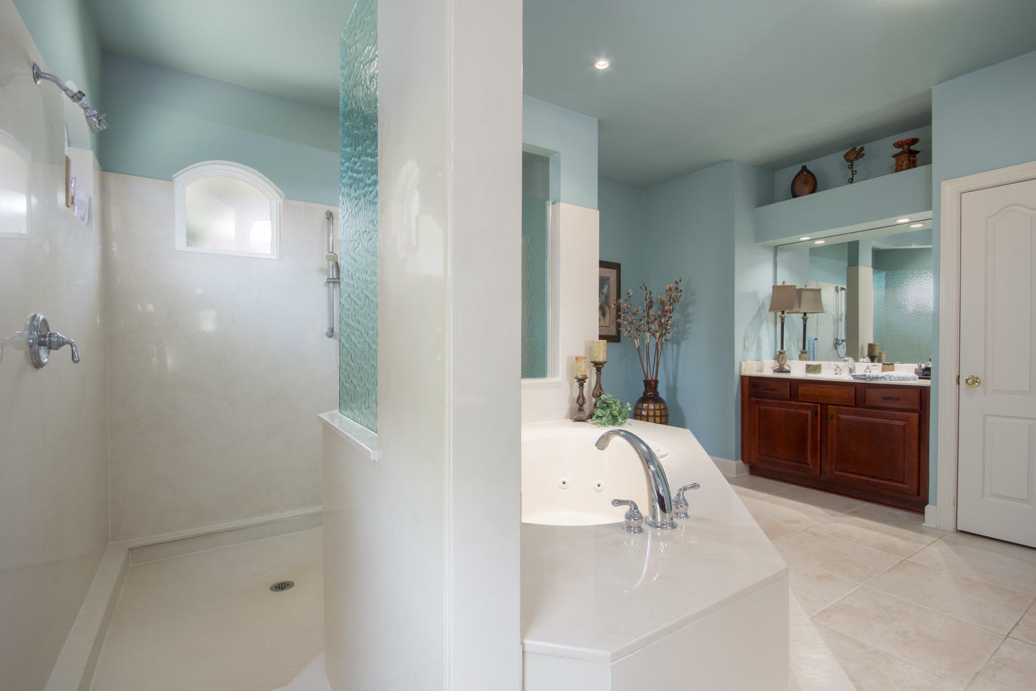 CHARDONNAY ESTATES - Residential