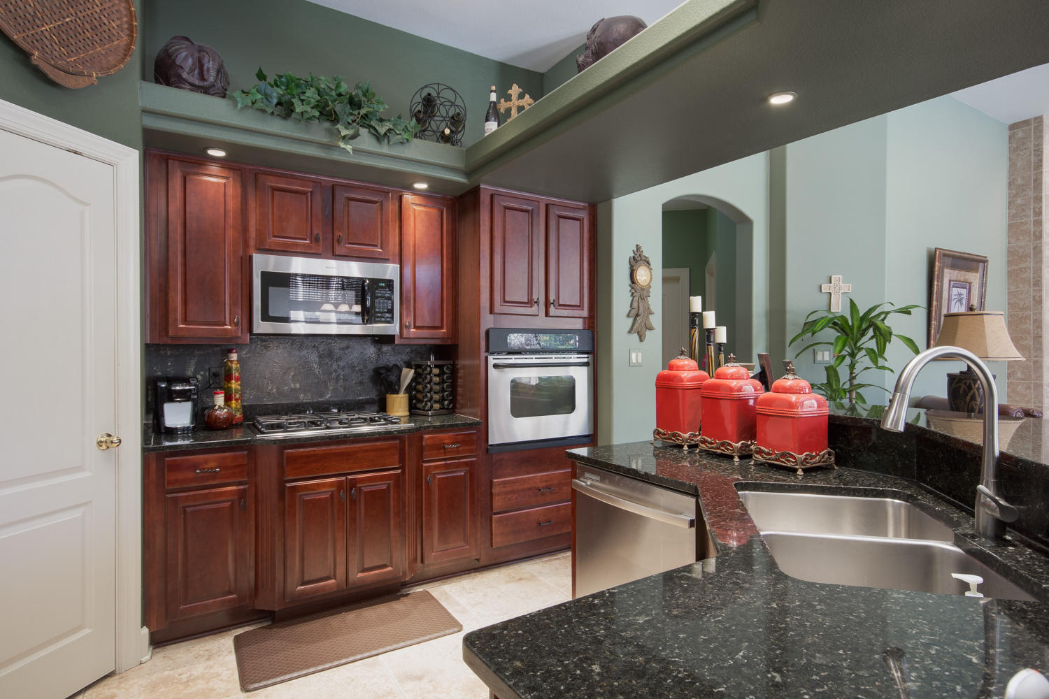 CHARDONNAY ESTATES - Residential