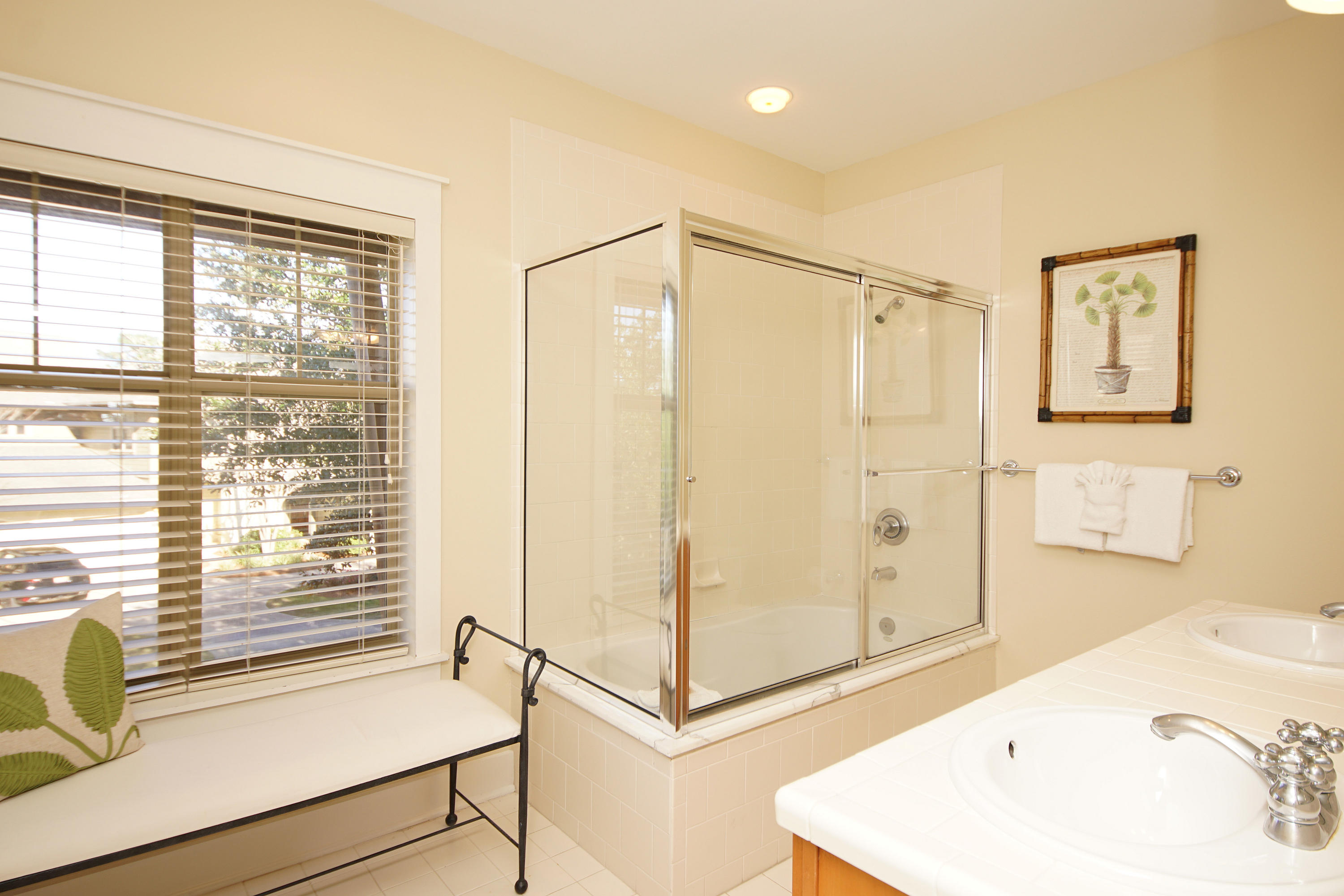 MAGNOLIA BAY - Residential